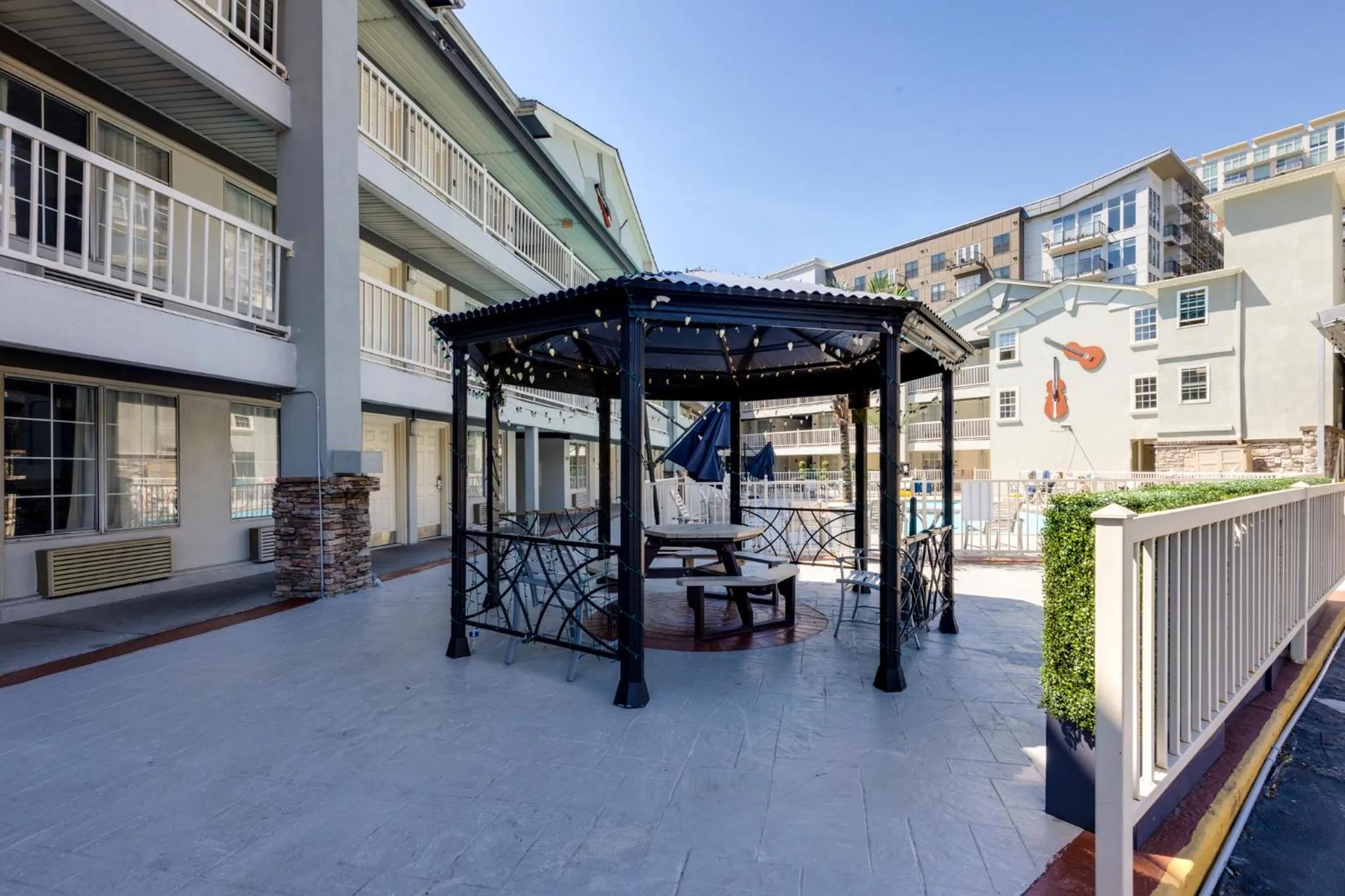 Swimming pool in Comfort Inn Downtown Nashville - Music City Center