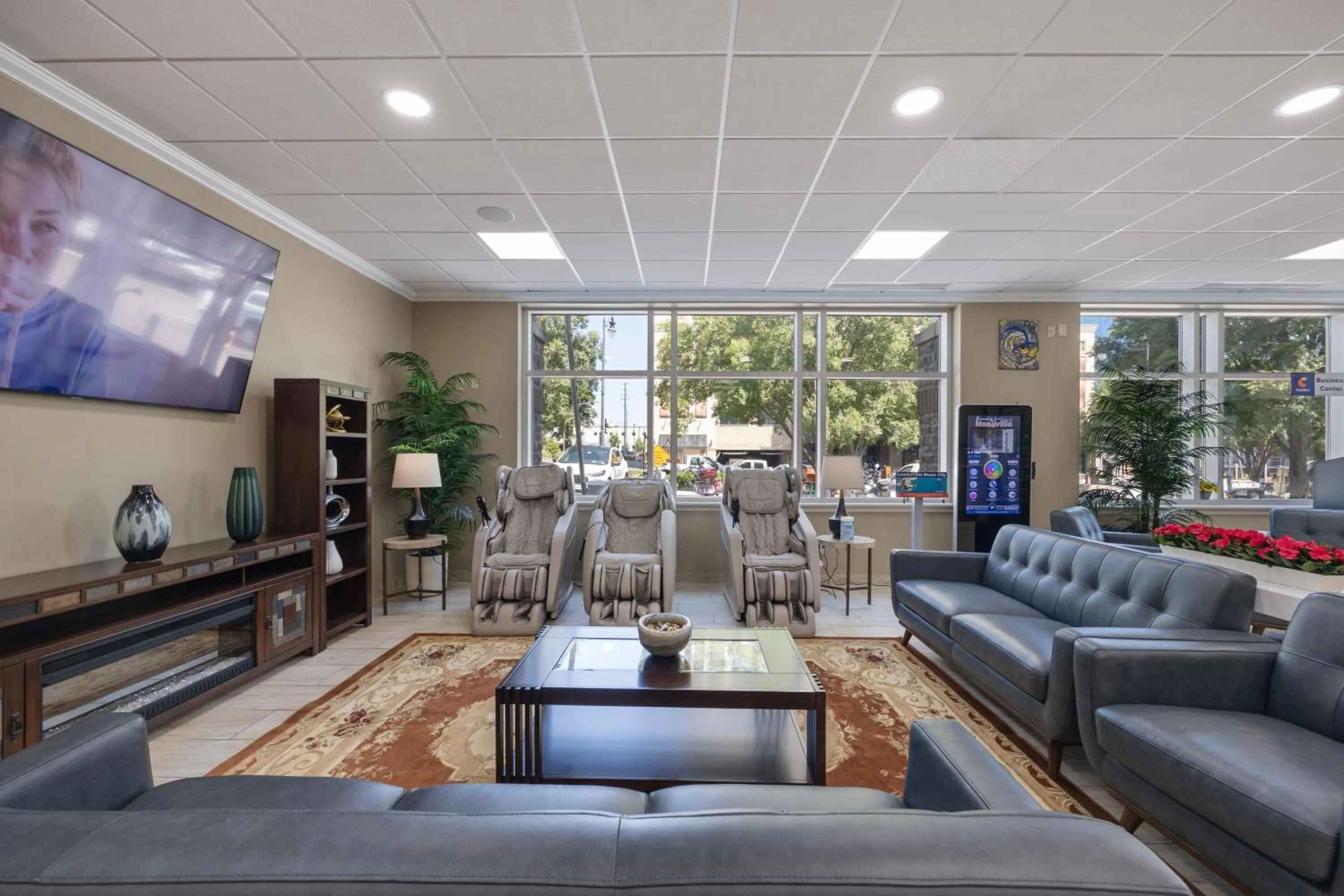 Communal lounge/ TV room in Comfort Inn Downtown Nashville - Music City Center