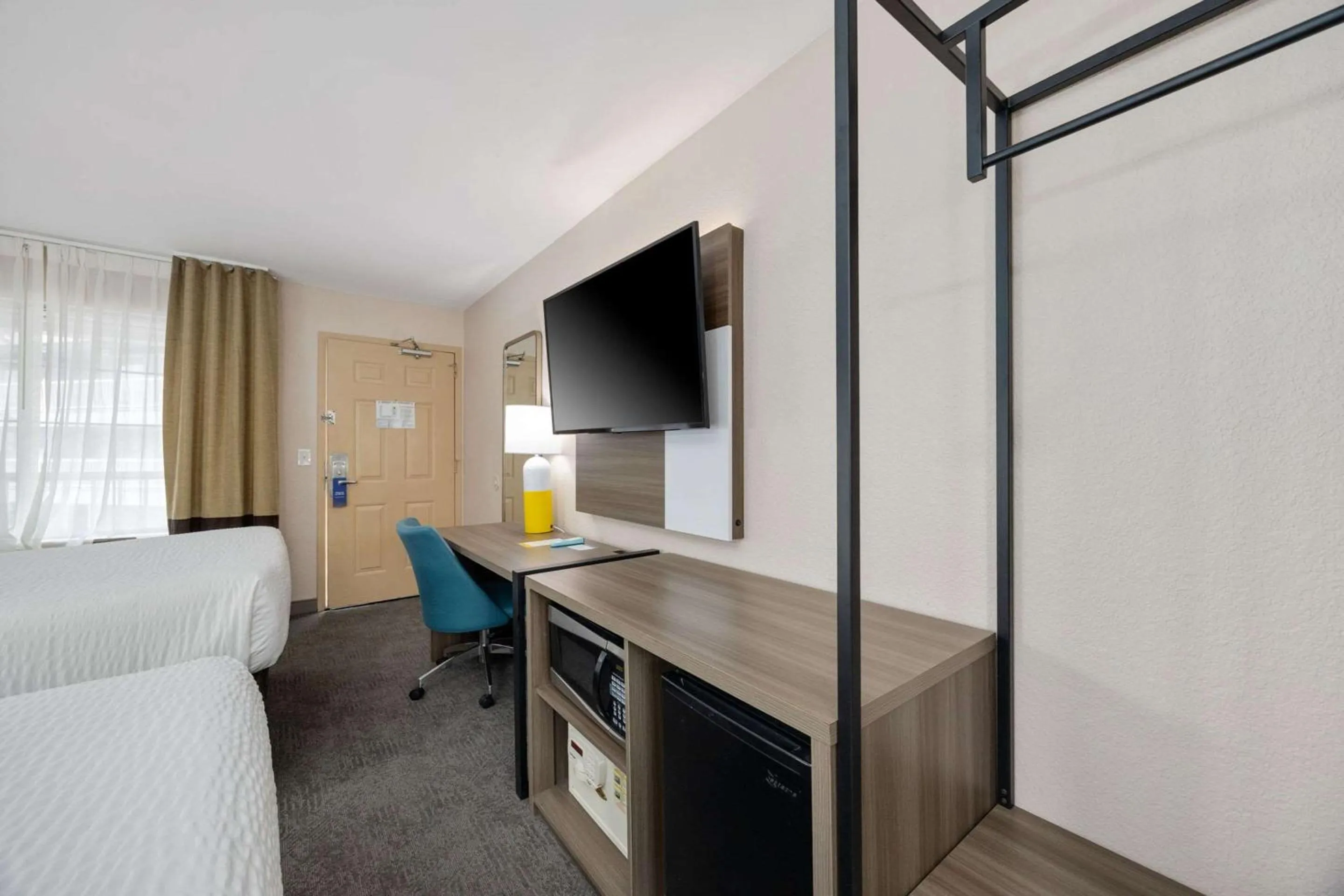 Bedroom, Bed in Comfort Inn Downtown Nashville - Music City Center