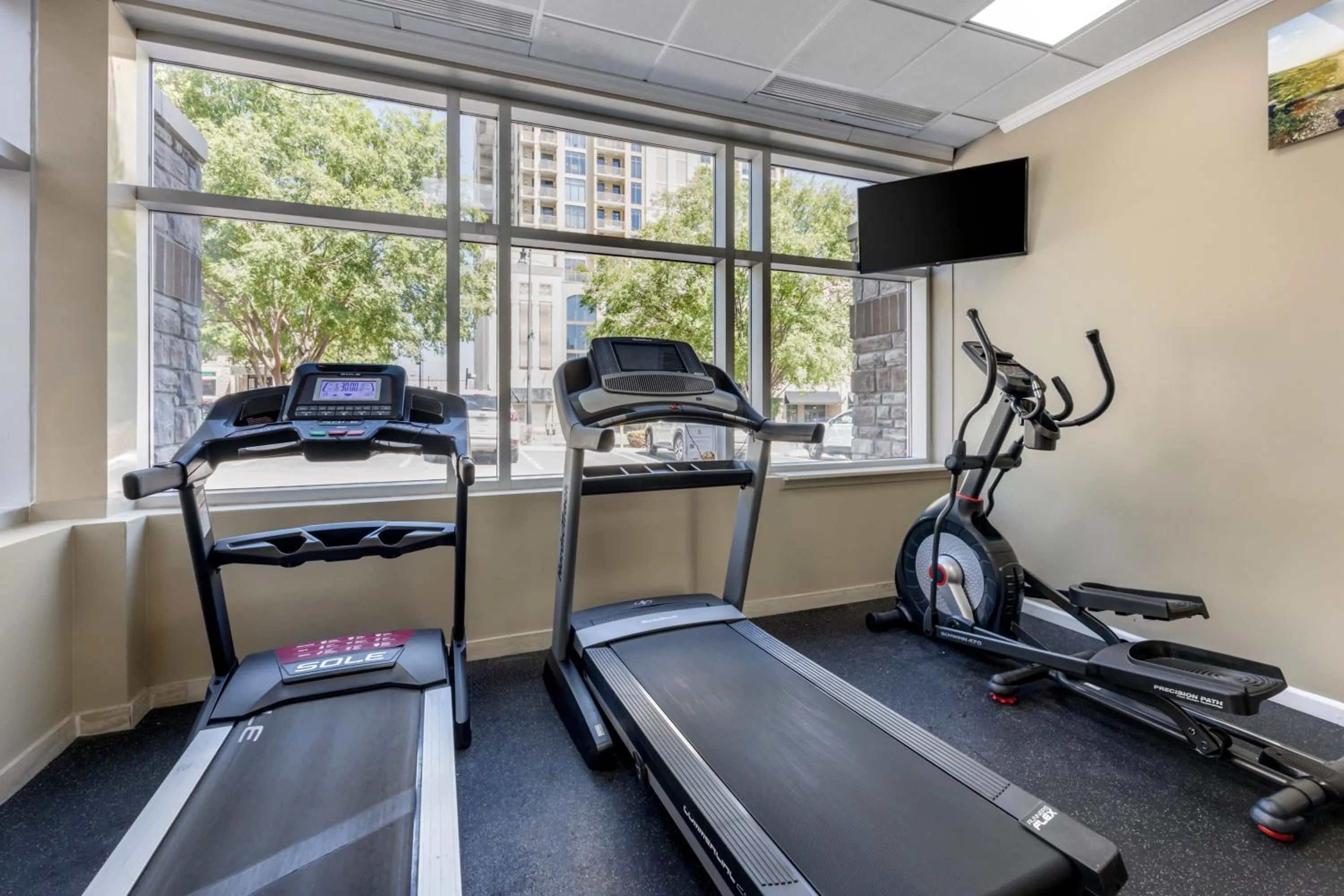 Fitness centre/facilities in Comfort Inn Downtown Nashville - Music City Center
