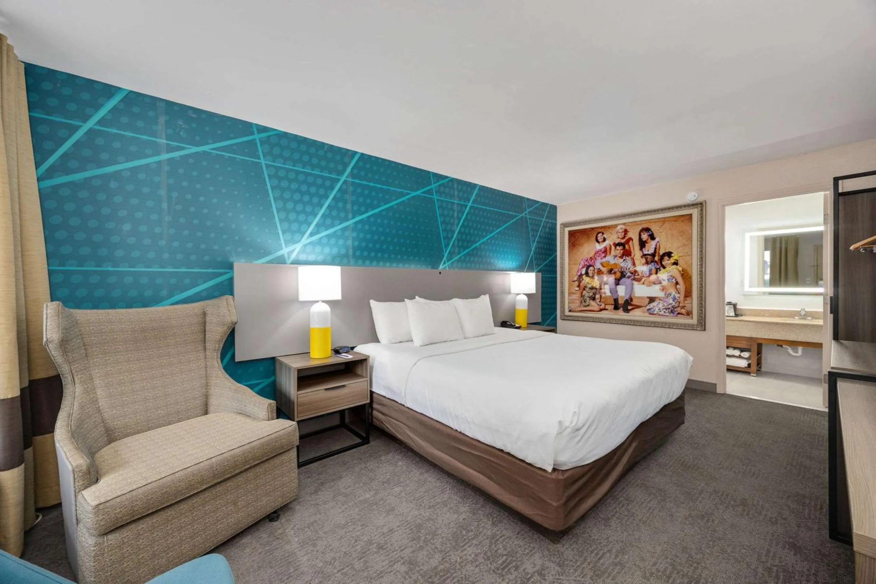 Photo of the whole room, Bed in Comfort Inn Downtown Nashville - Music City Center