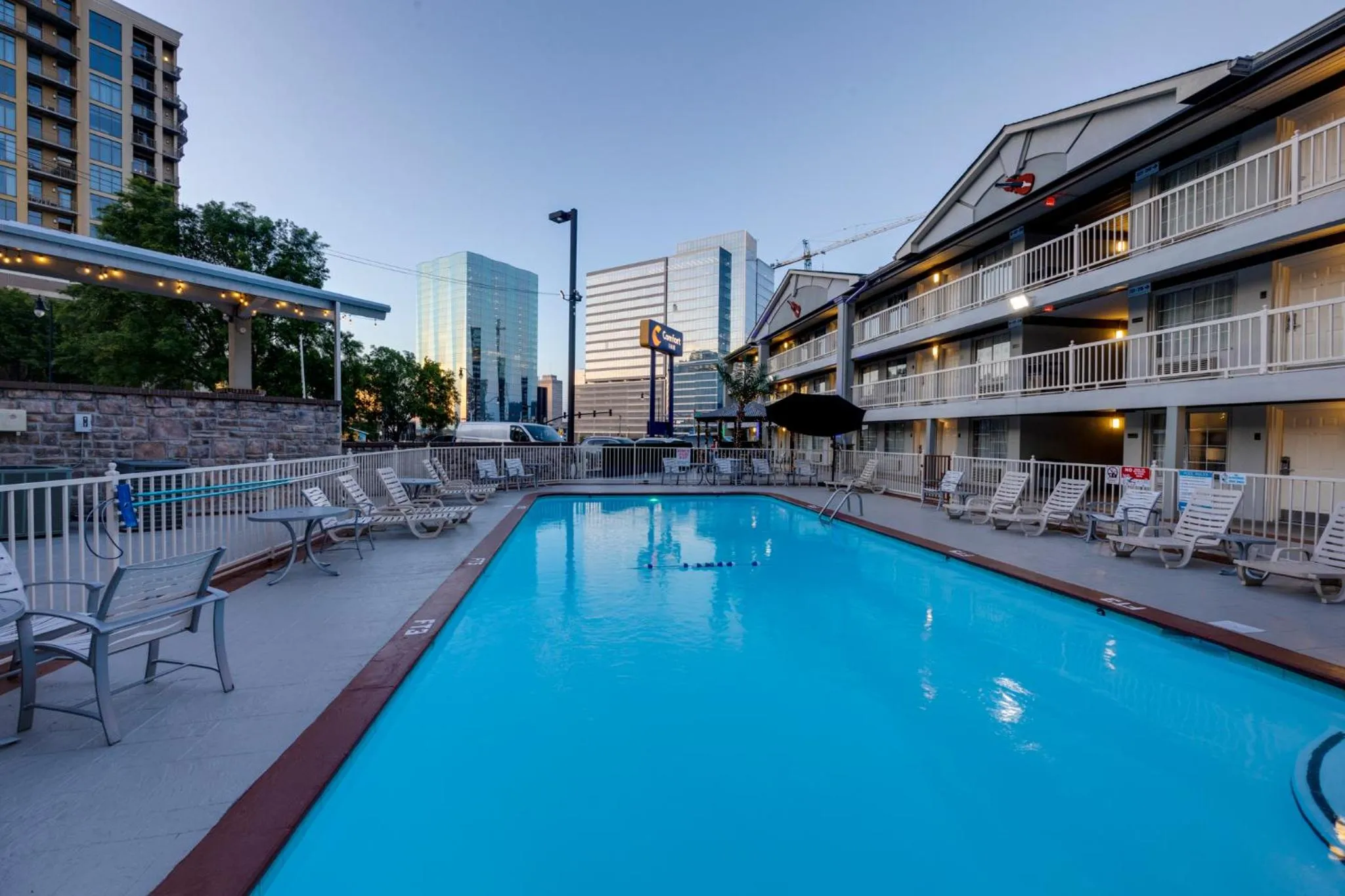 Swimming pool in Comfort Inn Downtown Nashville - Music City Center
