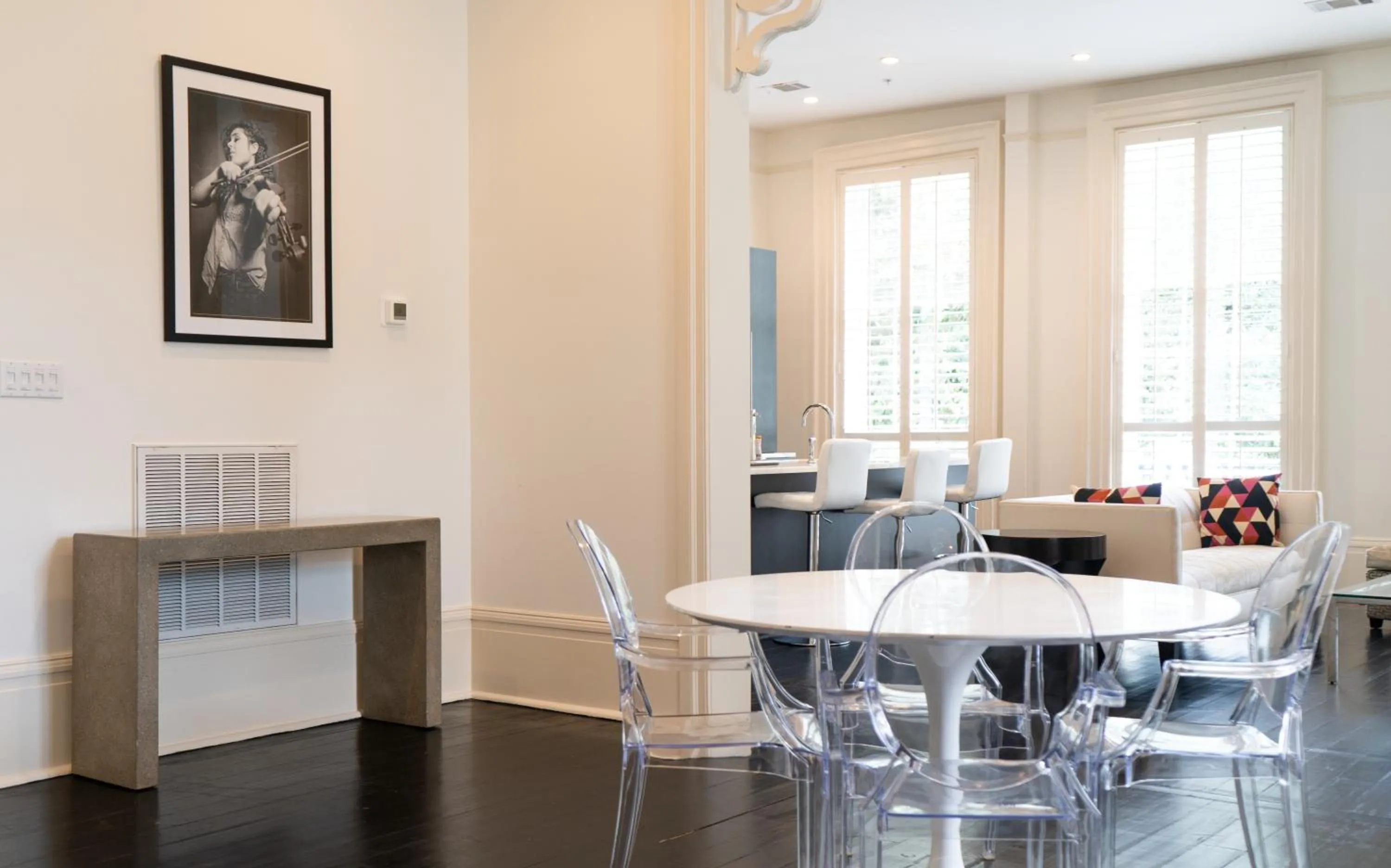 Dining area in Melrose Mansion