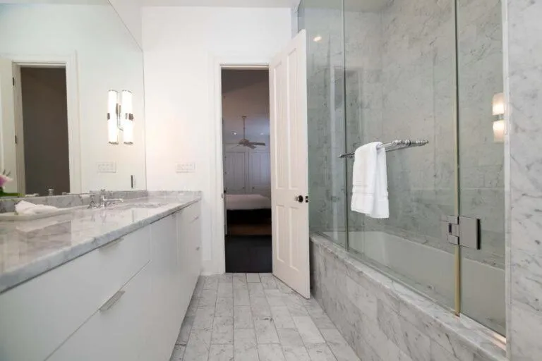 Bathroom in Melrose Mansion