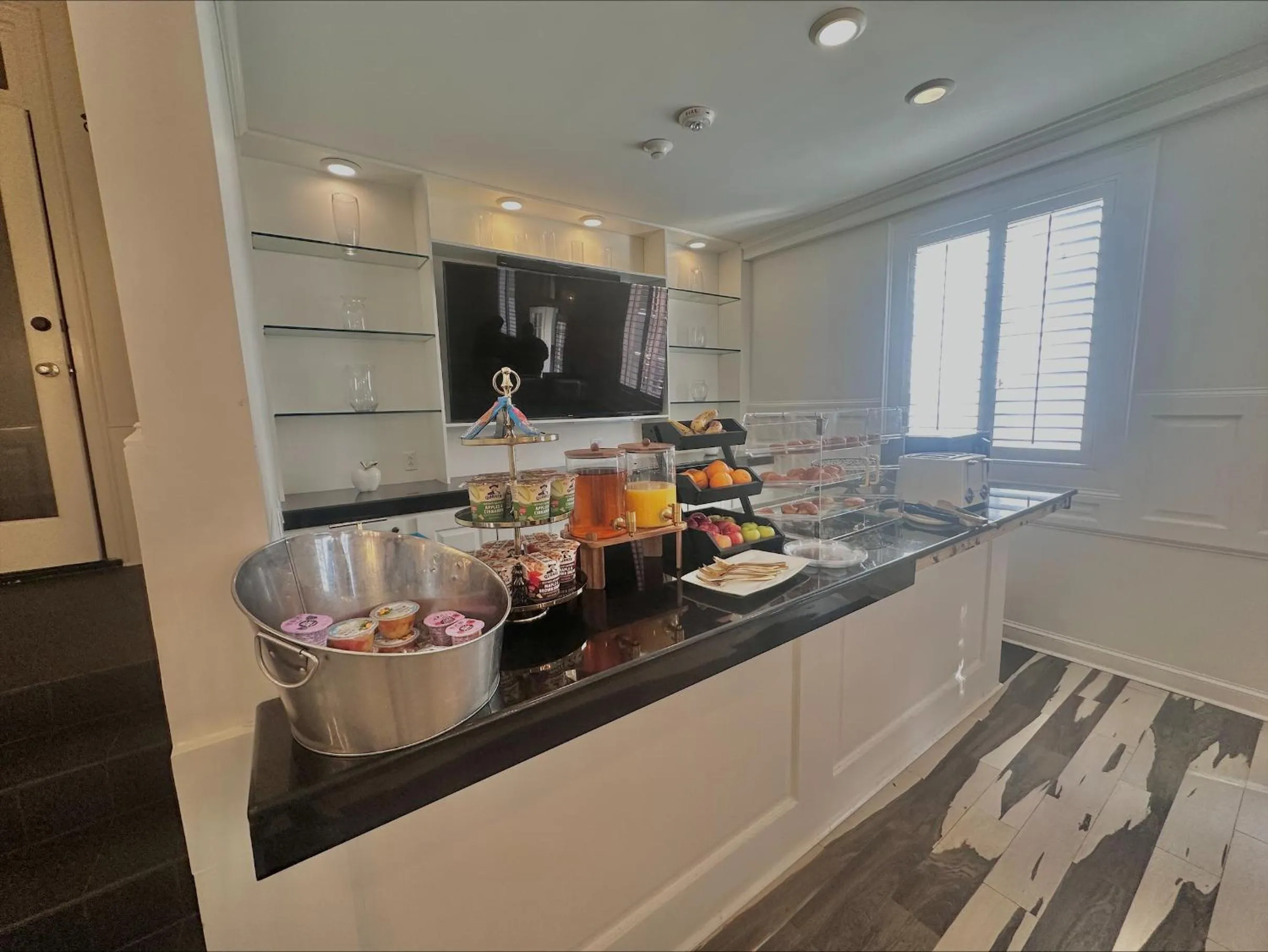 Continental breakfast in Melrose Mansion