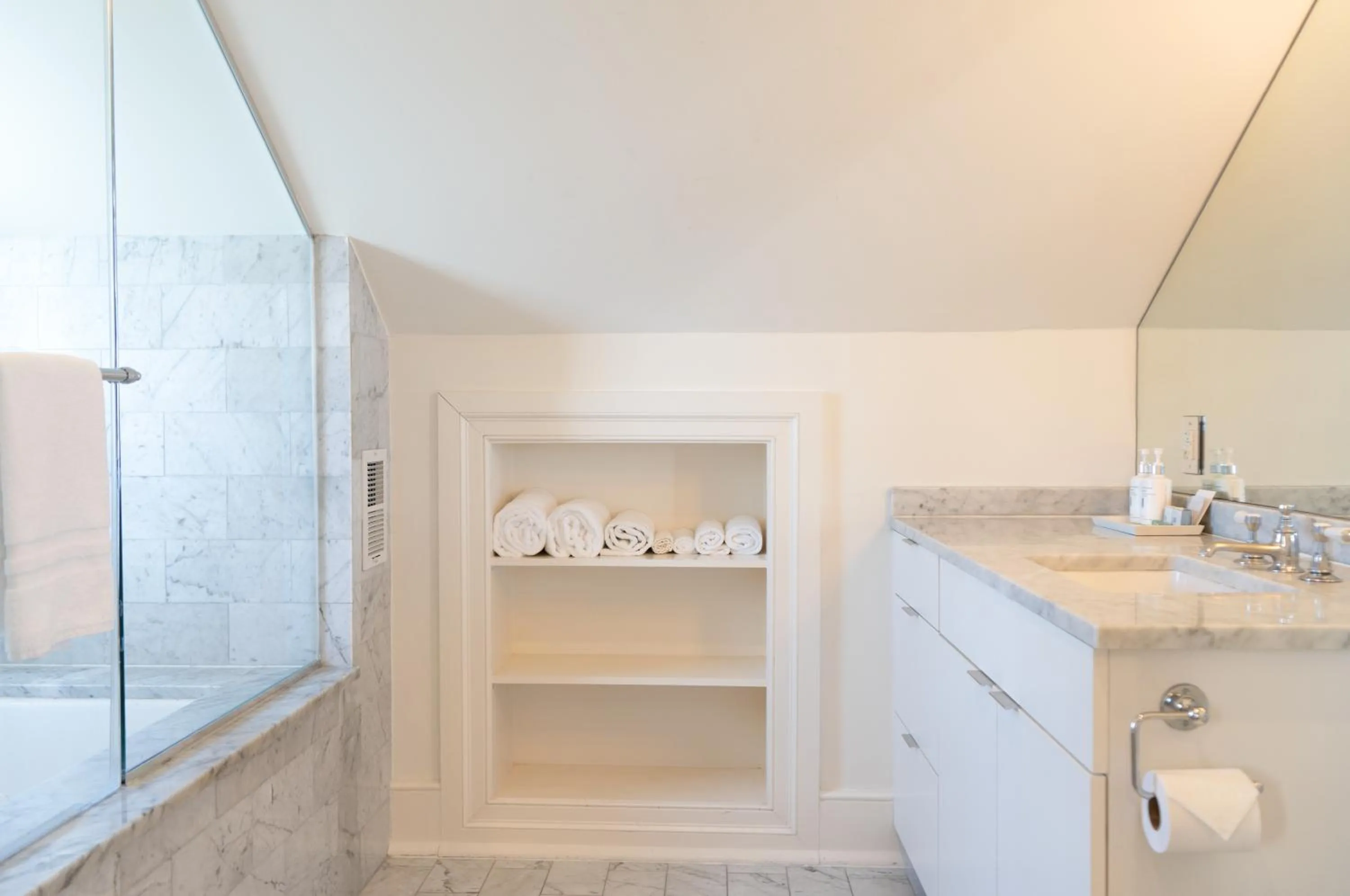Bathroom in Melrose Mansion
