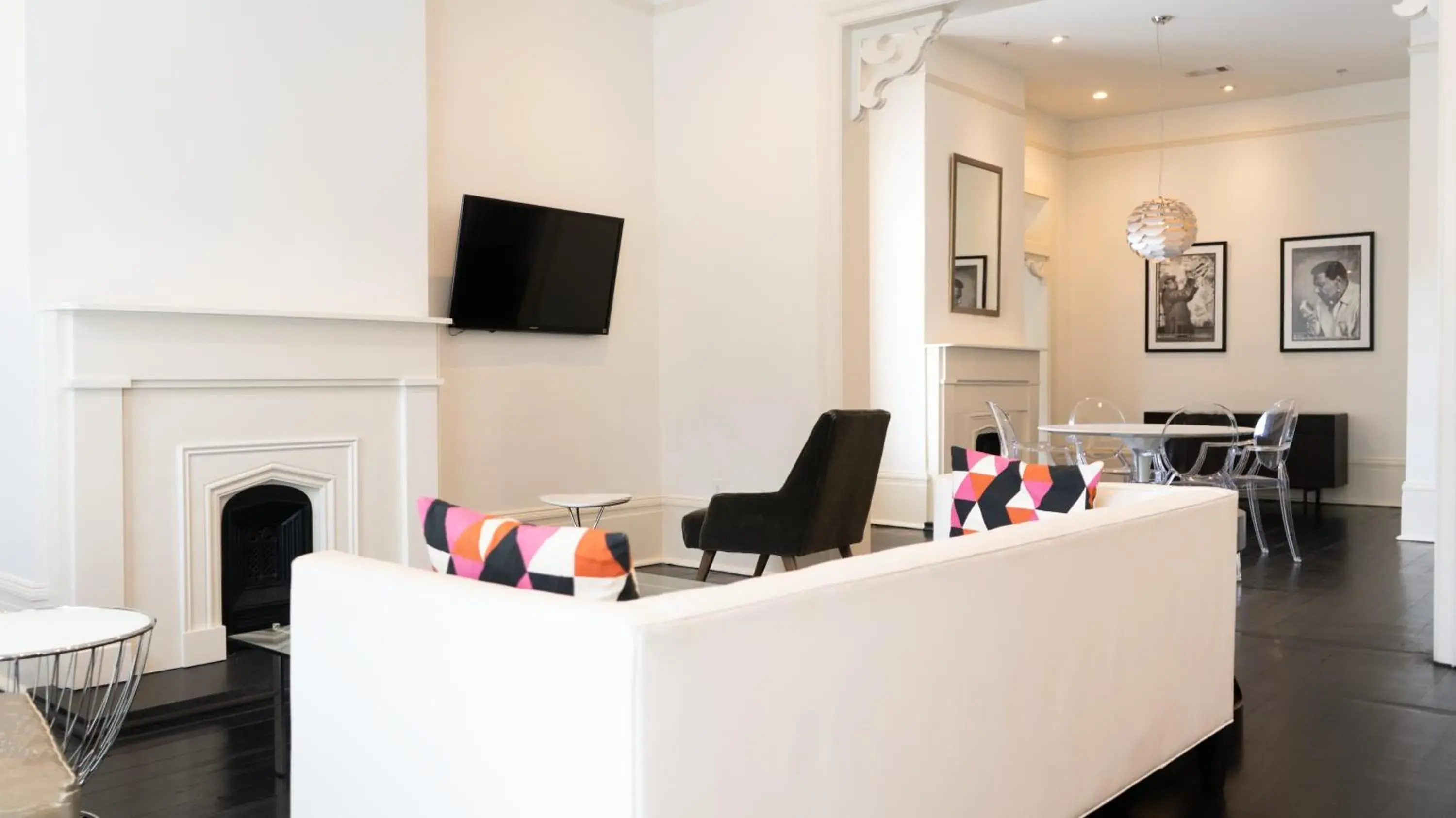 Living room in Melrose Mansion Living room in Melrose Mansion