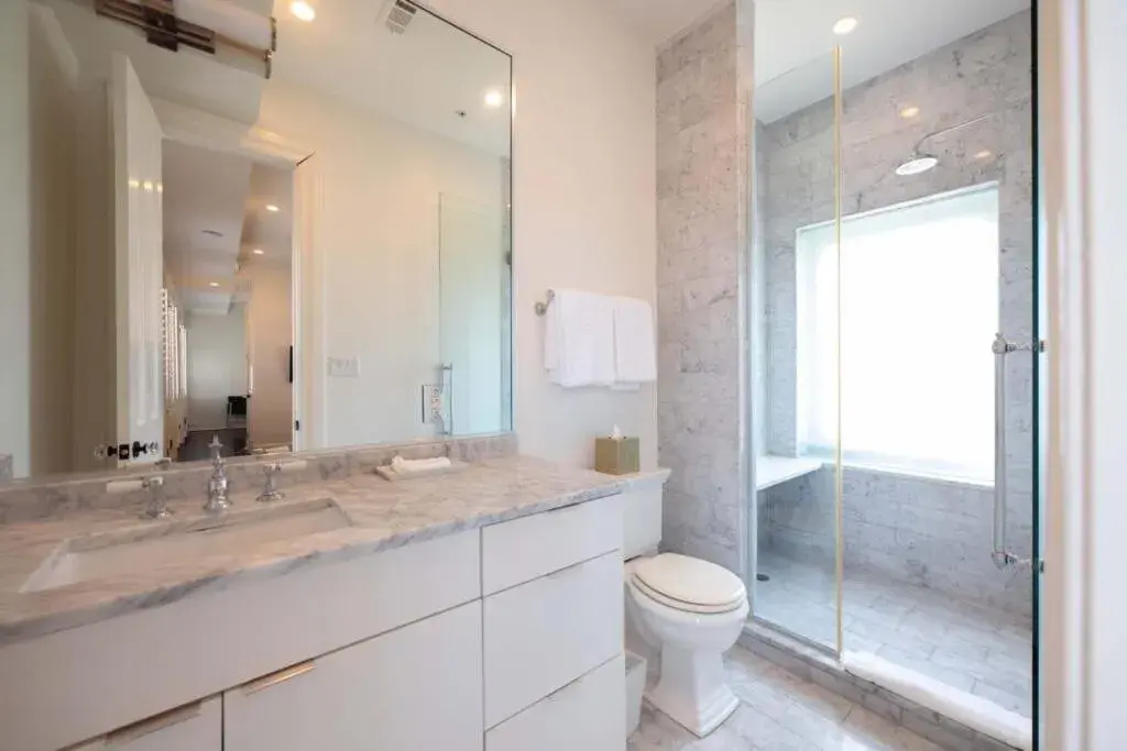 One Bedroom Studio Suite with Kitchen in Melrose Mansion One Bedroom Studio Suite with Kitchen in Melrose Mansion