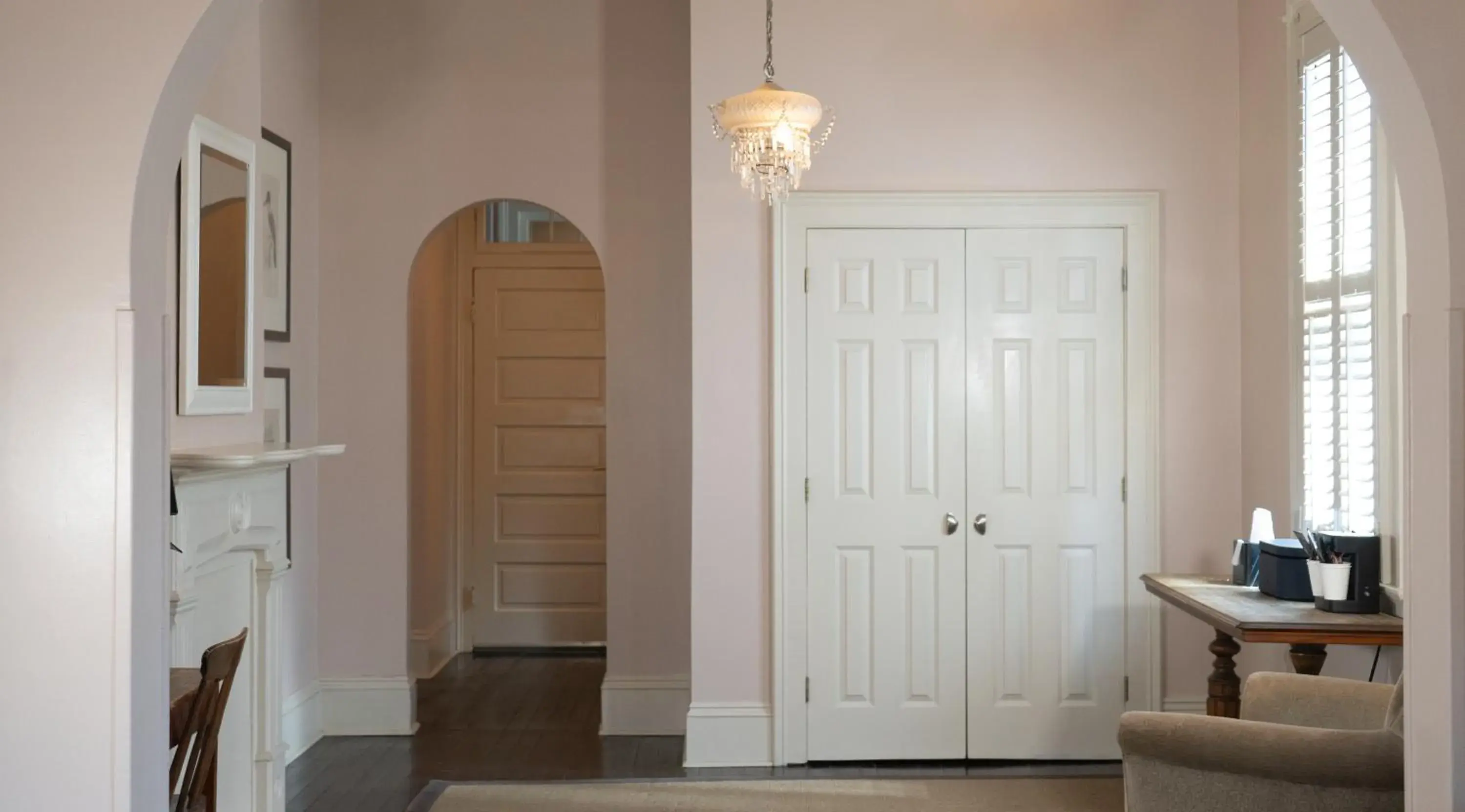 Living room in Melrose Mansion Living room in Melrose Mansion