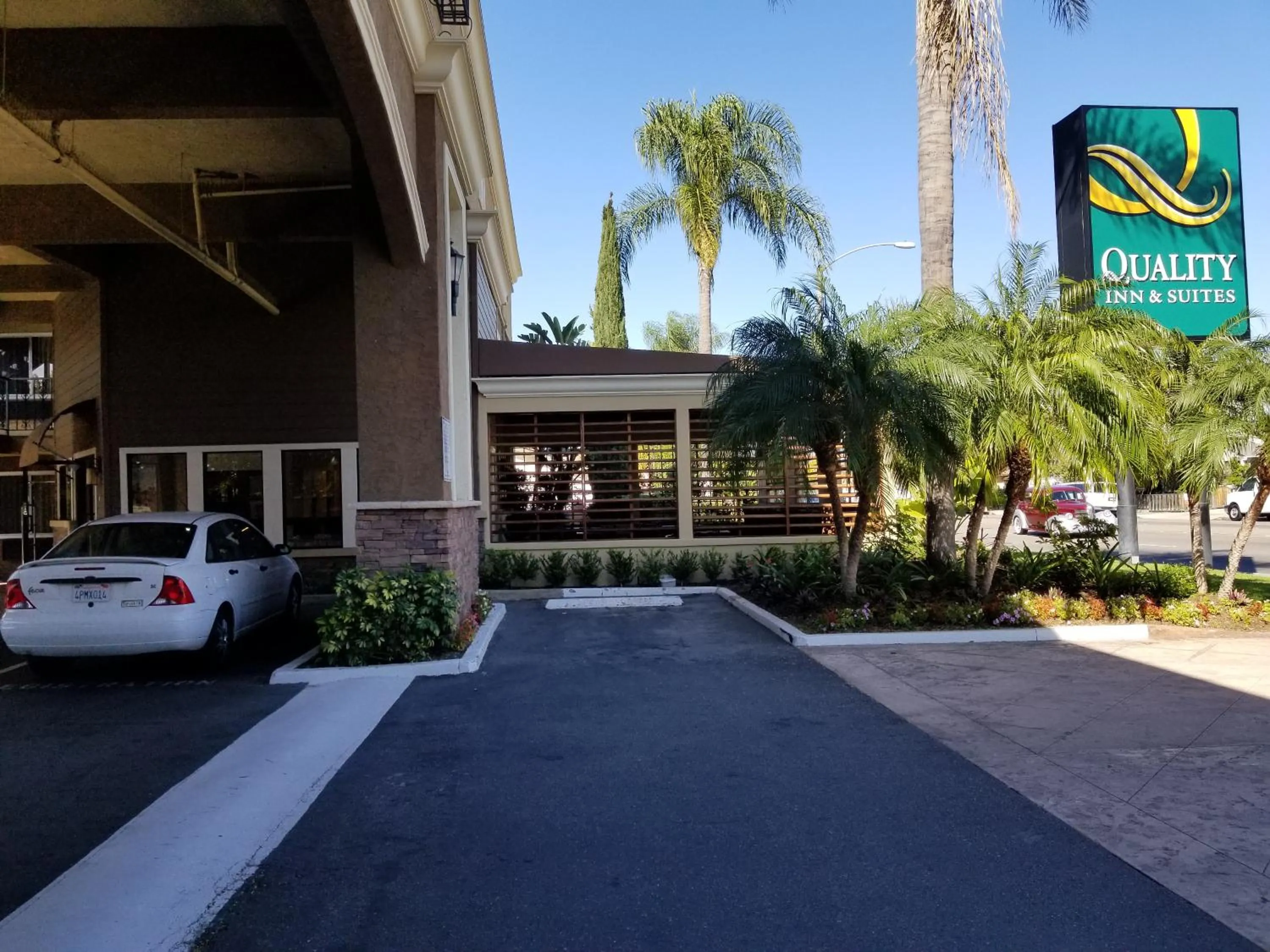 Property building in Quality Inn & Suites Anaheim Maingate