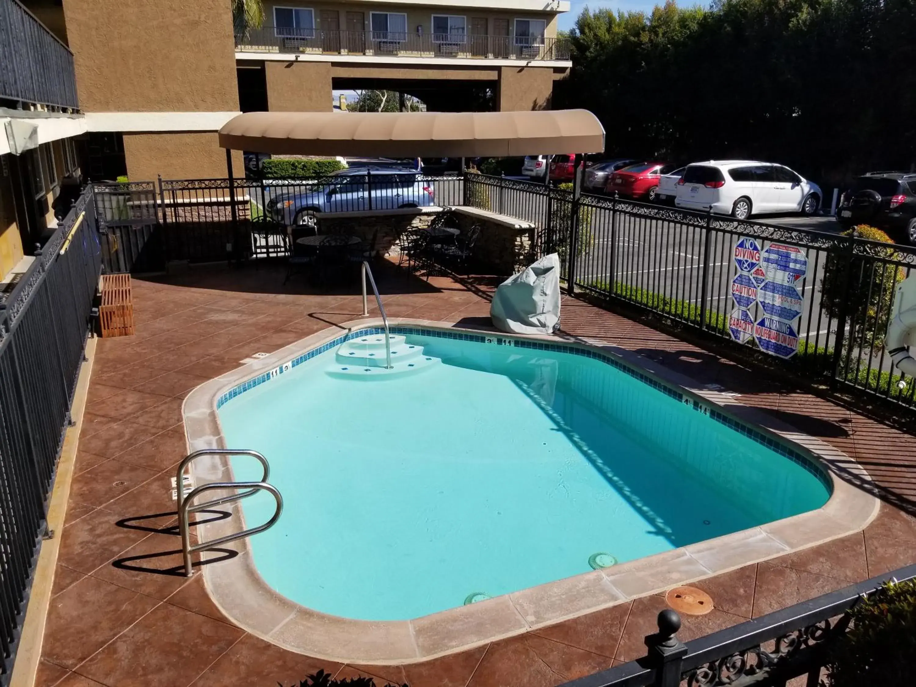Swimming pool in Quality Inn & Suites Anaheim Maingate Swimming pool in Quality Inn & Suites Anaheim Maingate