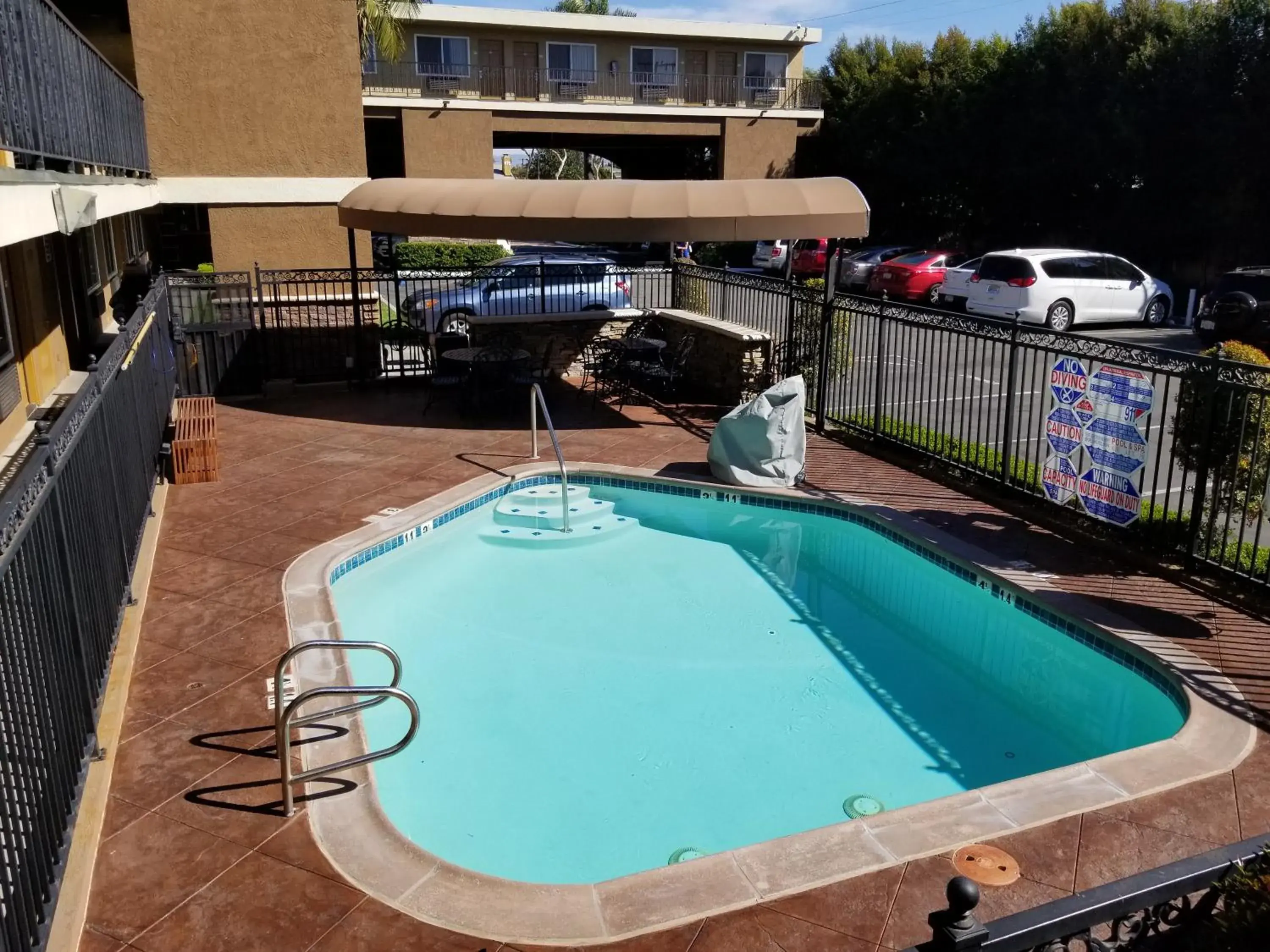 Swimming pool in Quality Inn & Suites Anaheim Maingate Swimming pool in Quality Inn & Suites Anaheim Maingate