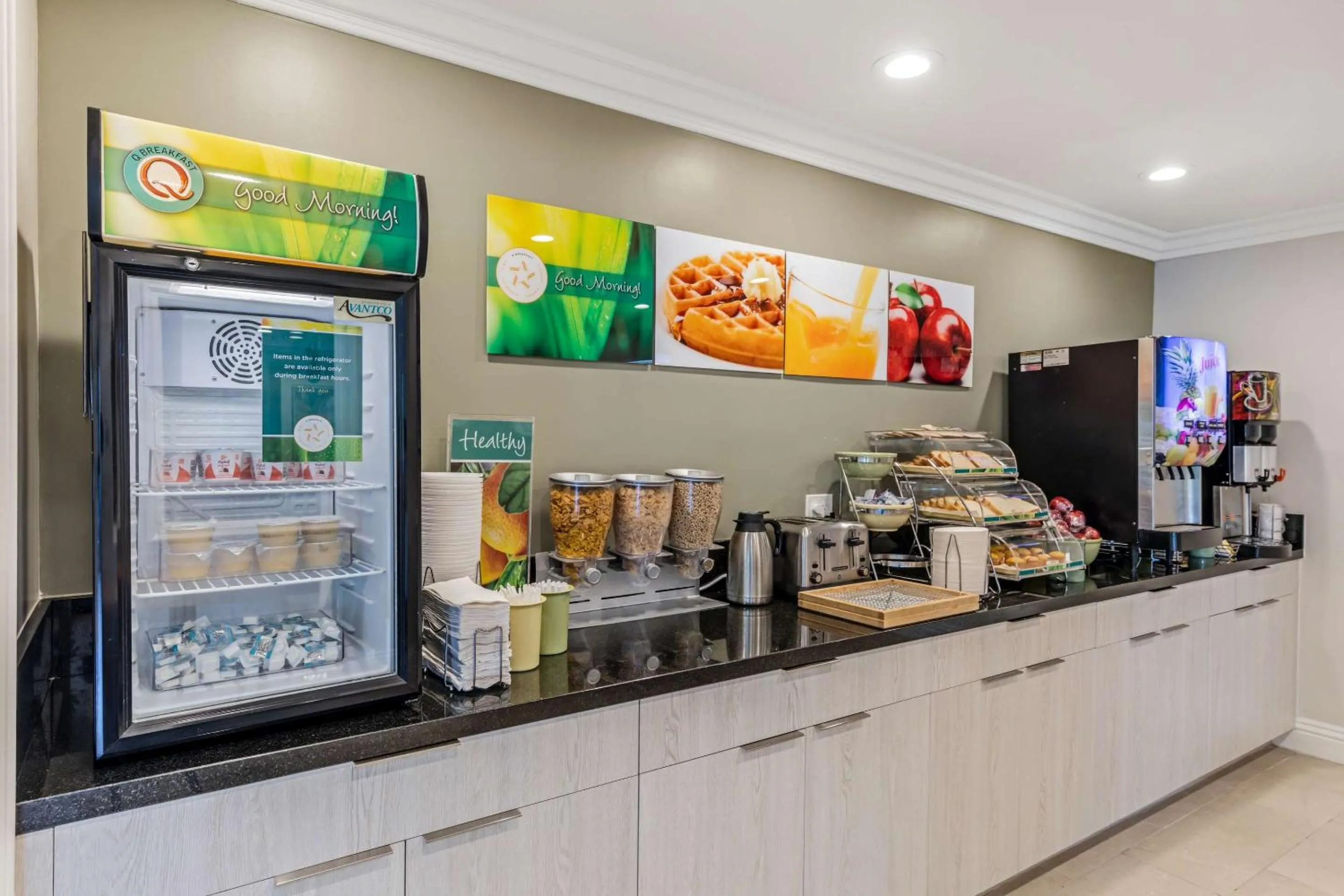 Breakfast in Quality Inn & Suites Anaheim Maingate