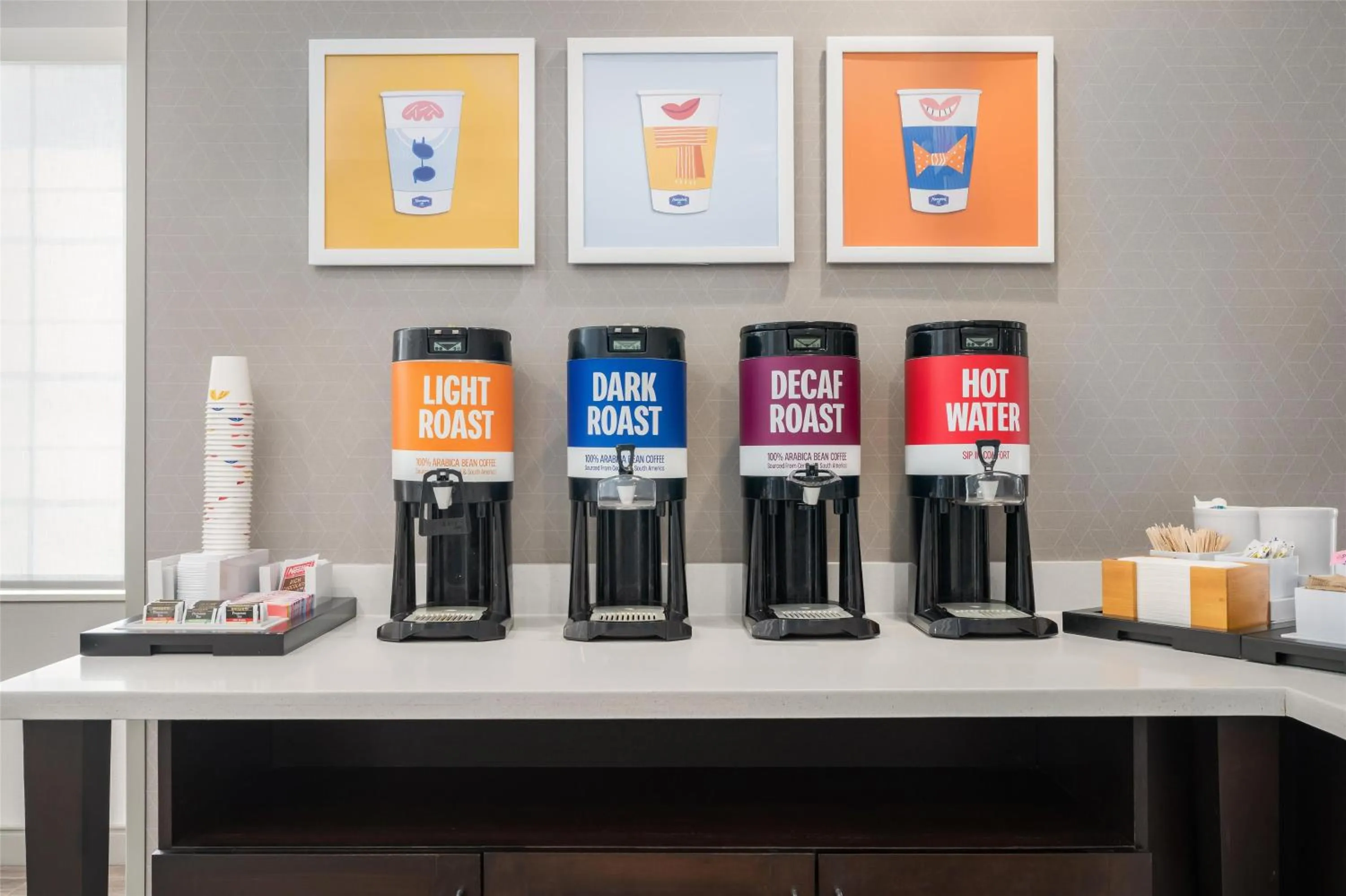 Dining area in Hampton Inn-Pawtucket, RI