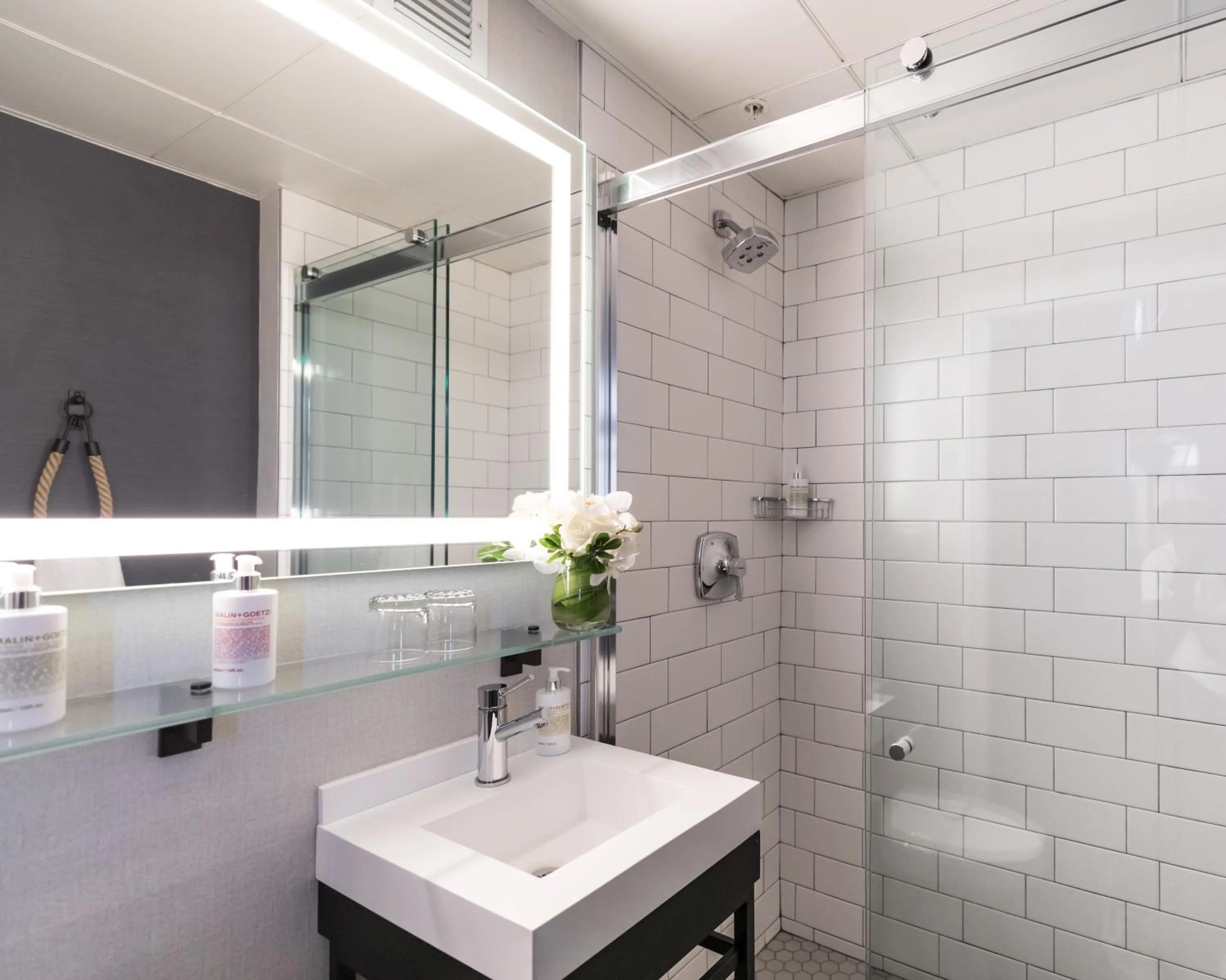 Shower in Harbor Court Hotel