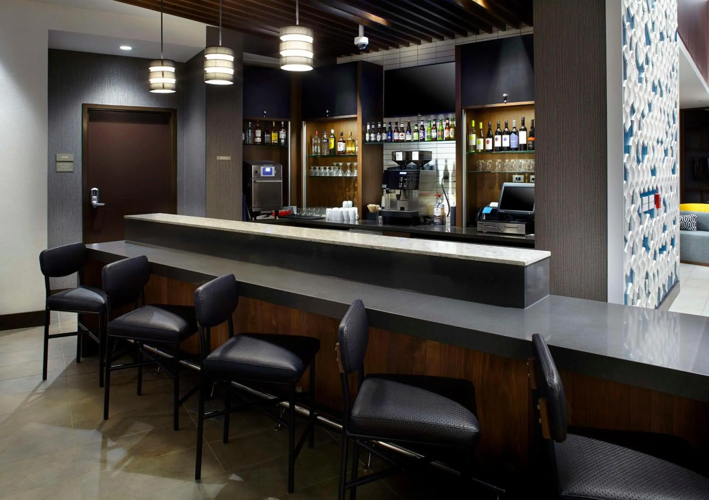 Lounge or bar in Hyatt Place Atlanta Downtown Lounge or bar in Hyatt Place Atlanta Downtown