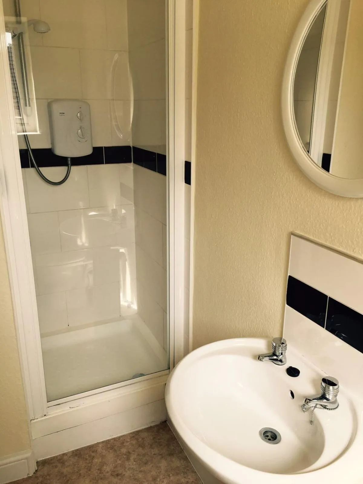 Bathroom in The Tudor House Hotel