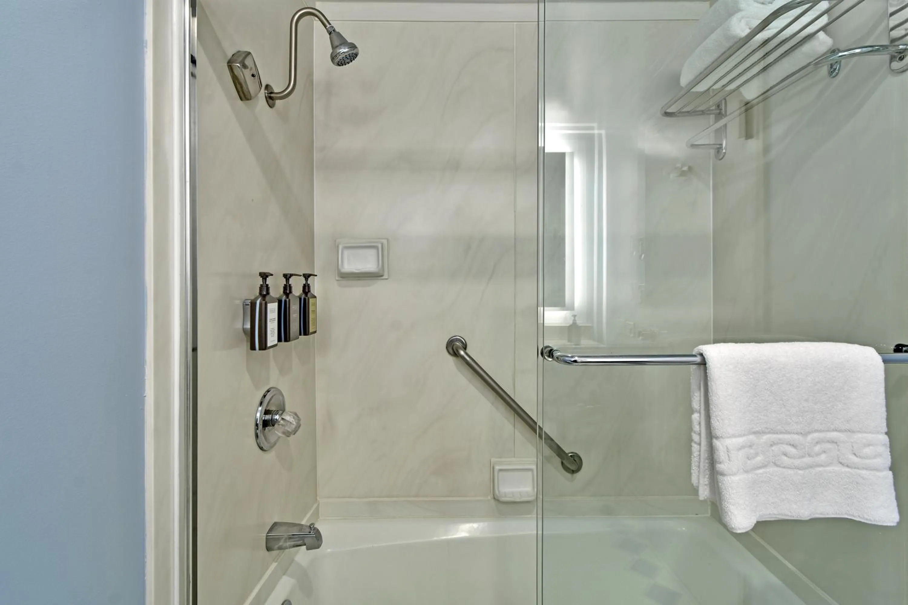 Shower in Hotel Fiona