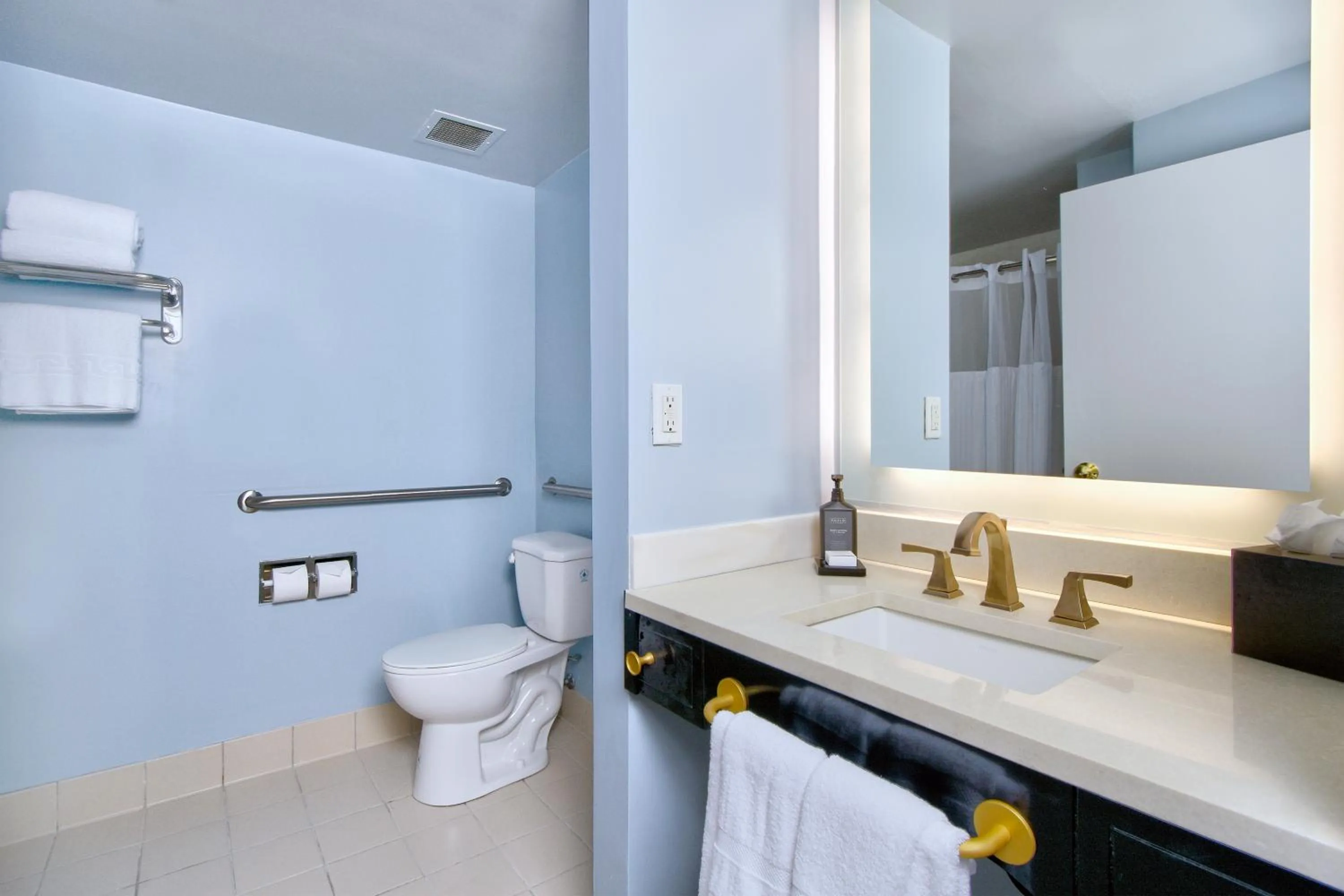 Bathroom in Hotel Fiona