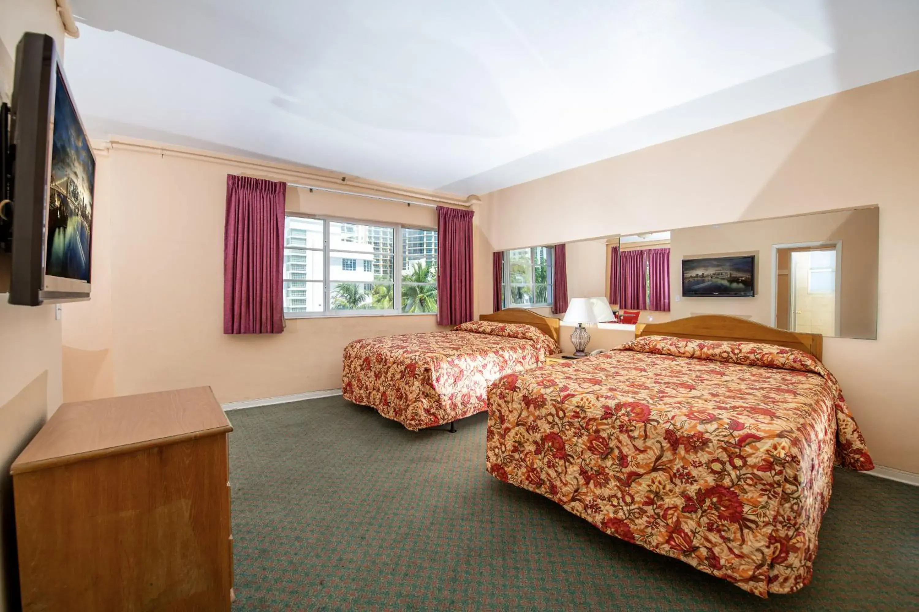 Bed in Geneva Hotel Bed in Geneva Hotel