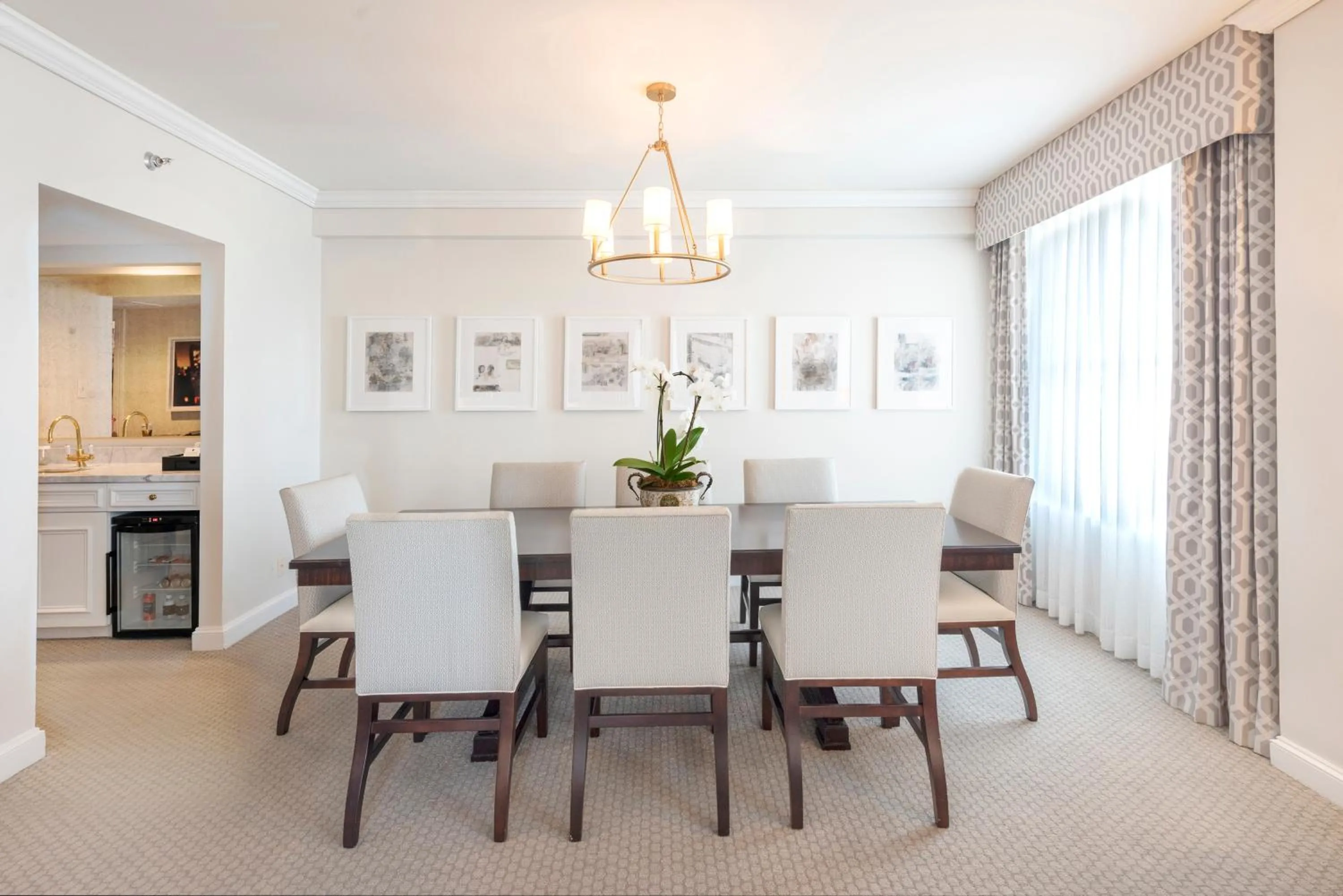 Dining area in The Lancaster Hotel