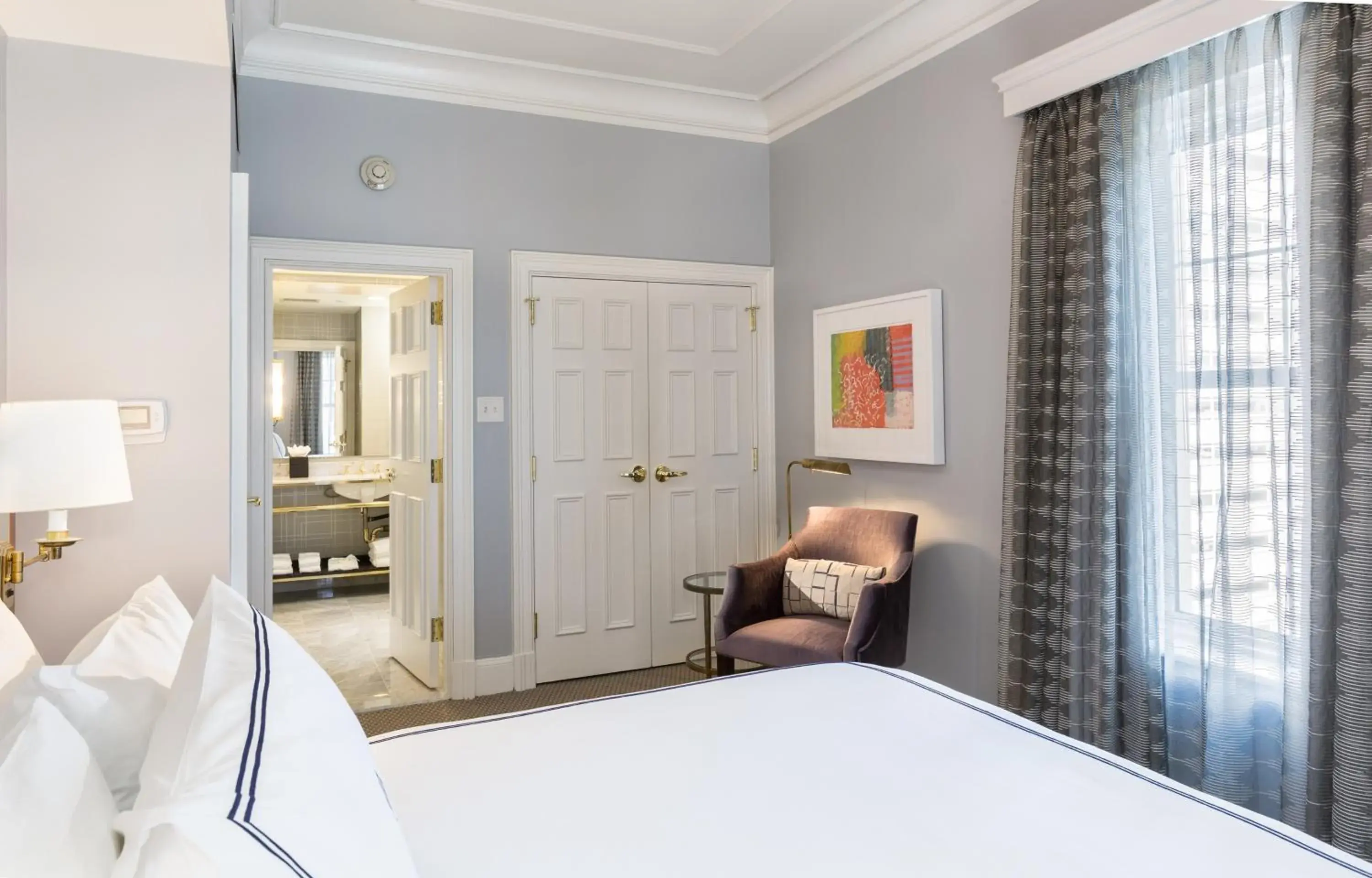 Executive One-Bedroom Suite in The Lancaster Hotel Executive One-Bedroom Suite in The Lancaster Hotel