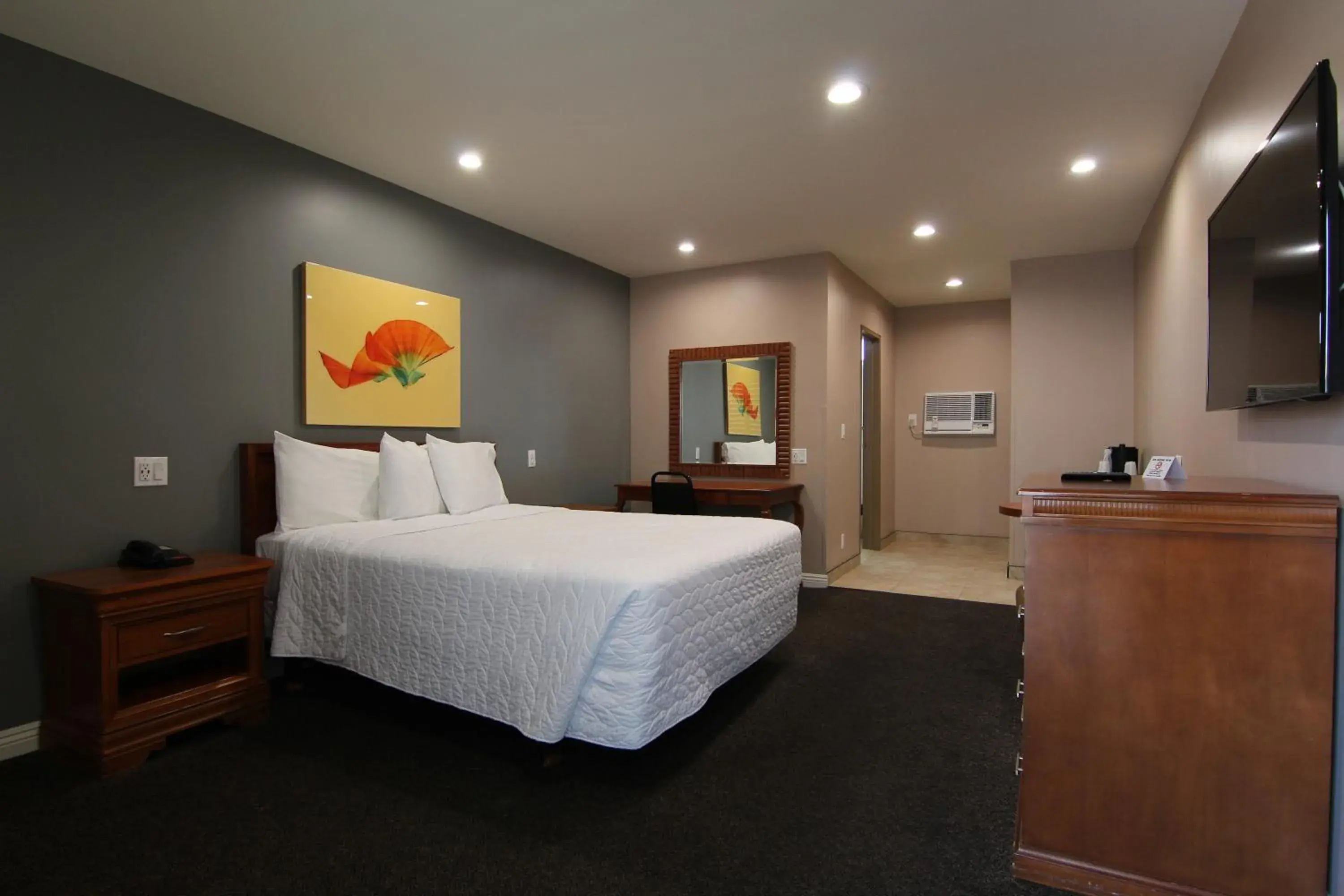 Bed in Dunes Inn - Wilshire Bed in Dunes Inn - Wilshire