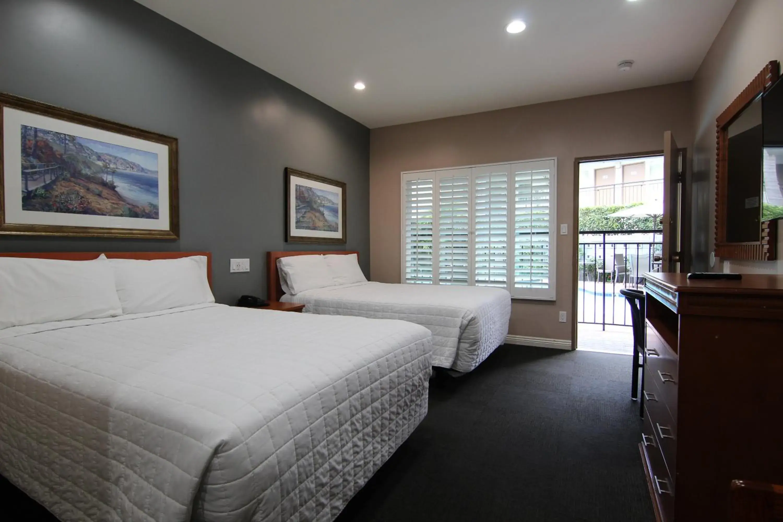 Bed in Dunes Inn - Wilshire Bed in Dunes Inn - Wilshire