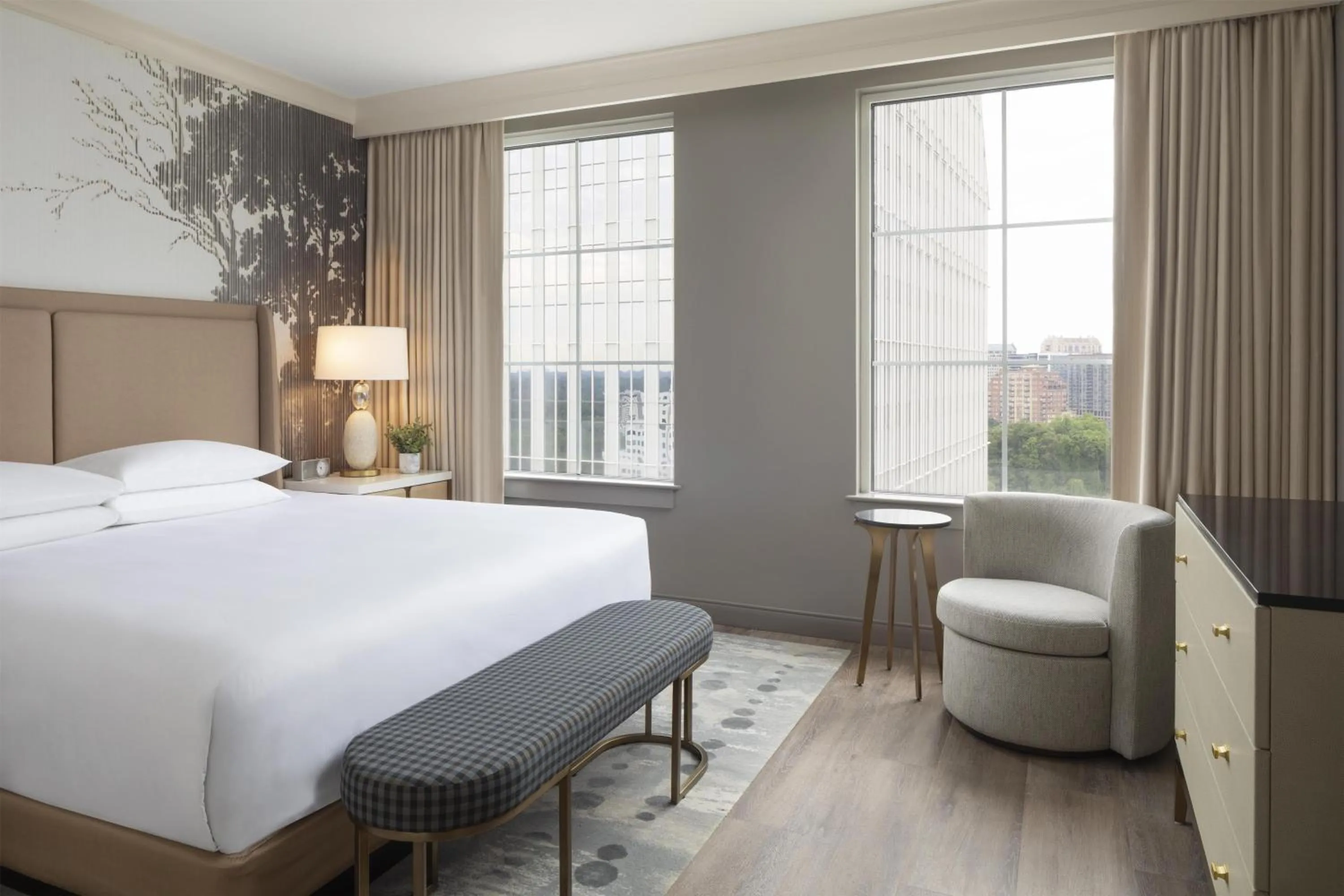 Photo of the whole room, Bed in Grand Hyatt Atlanta in Buckhead