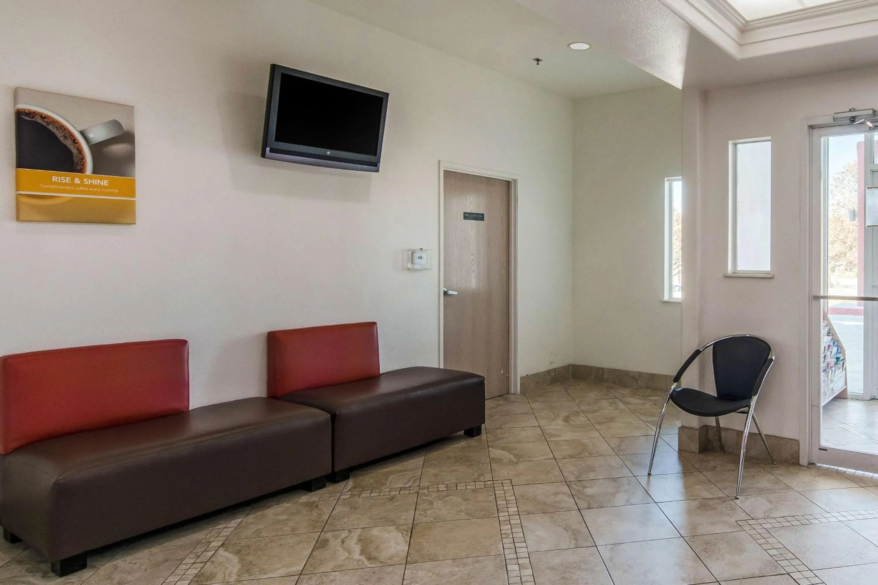 Lobby or reception in Motel 6-San Antonio, TX - Downtown - Alamo Dome