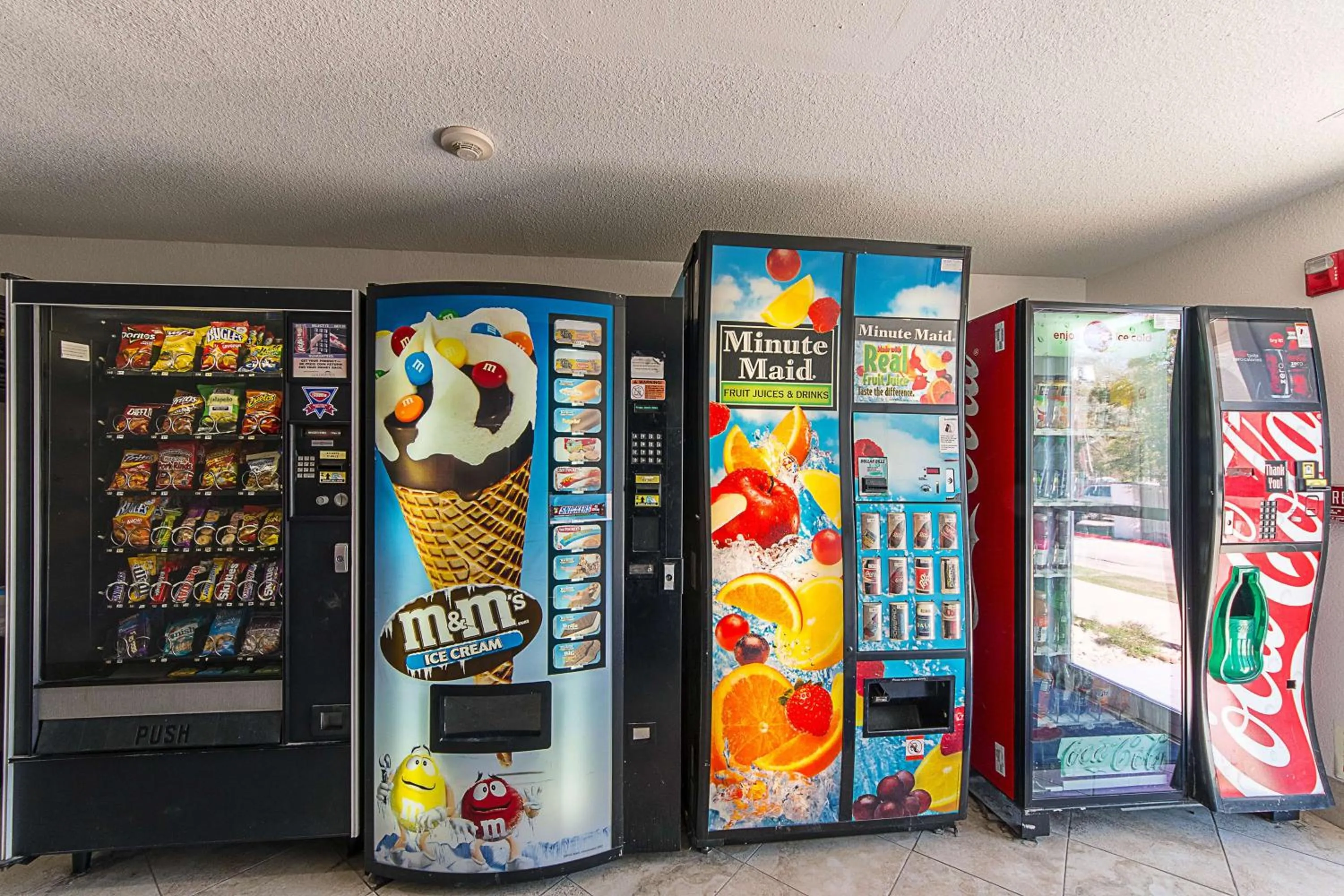 Property building in Motel 6-San Antonio, TX - Downtown - Alamo Dome