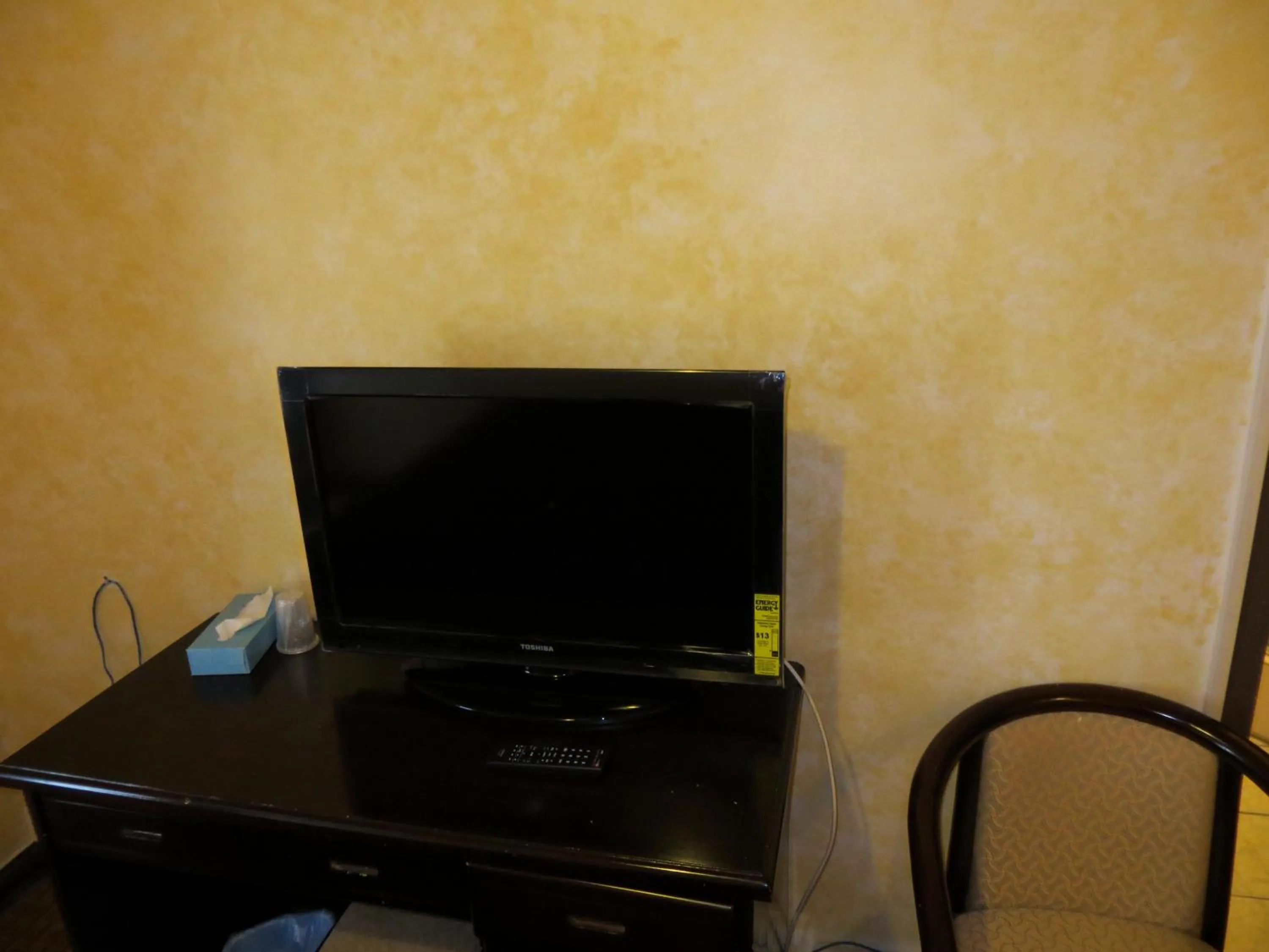 TV and multimedia in Chinatown Hotel Chicago