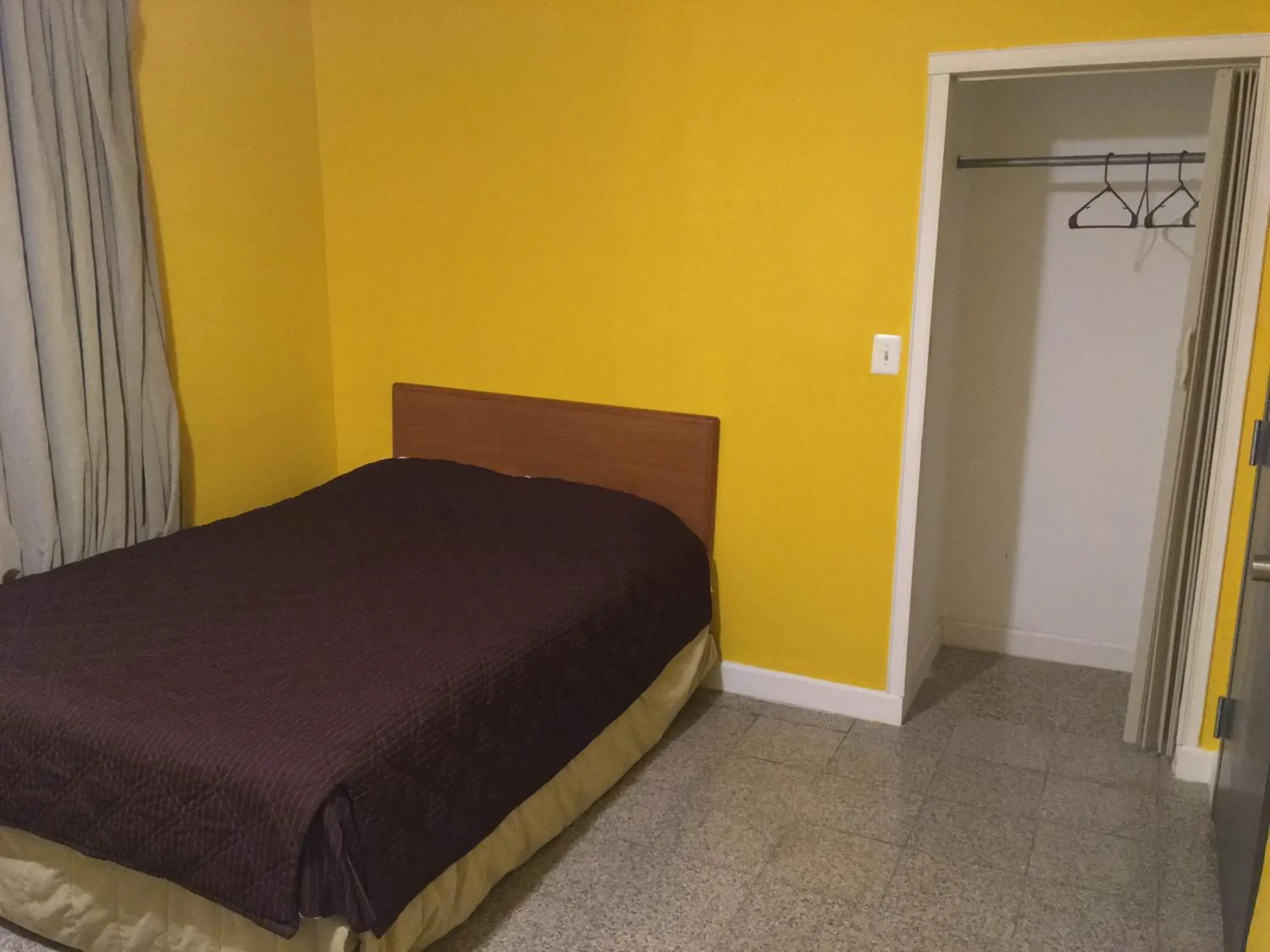 Bed in Chinatown Hotel Chicago Bed in Chinatown Hotel Chicago