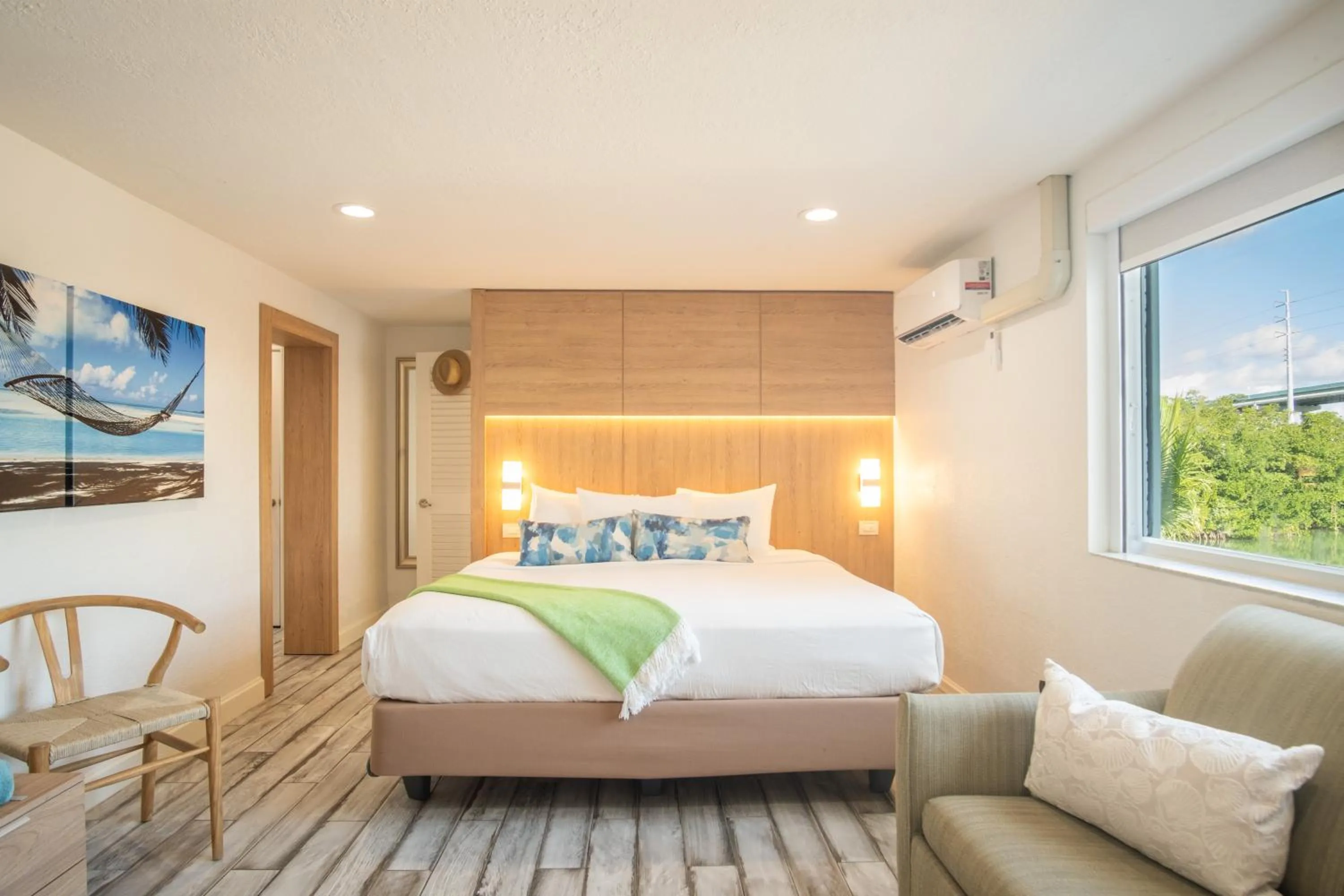 Bedroom, Bed in Gilbert's Resort