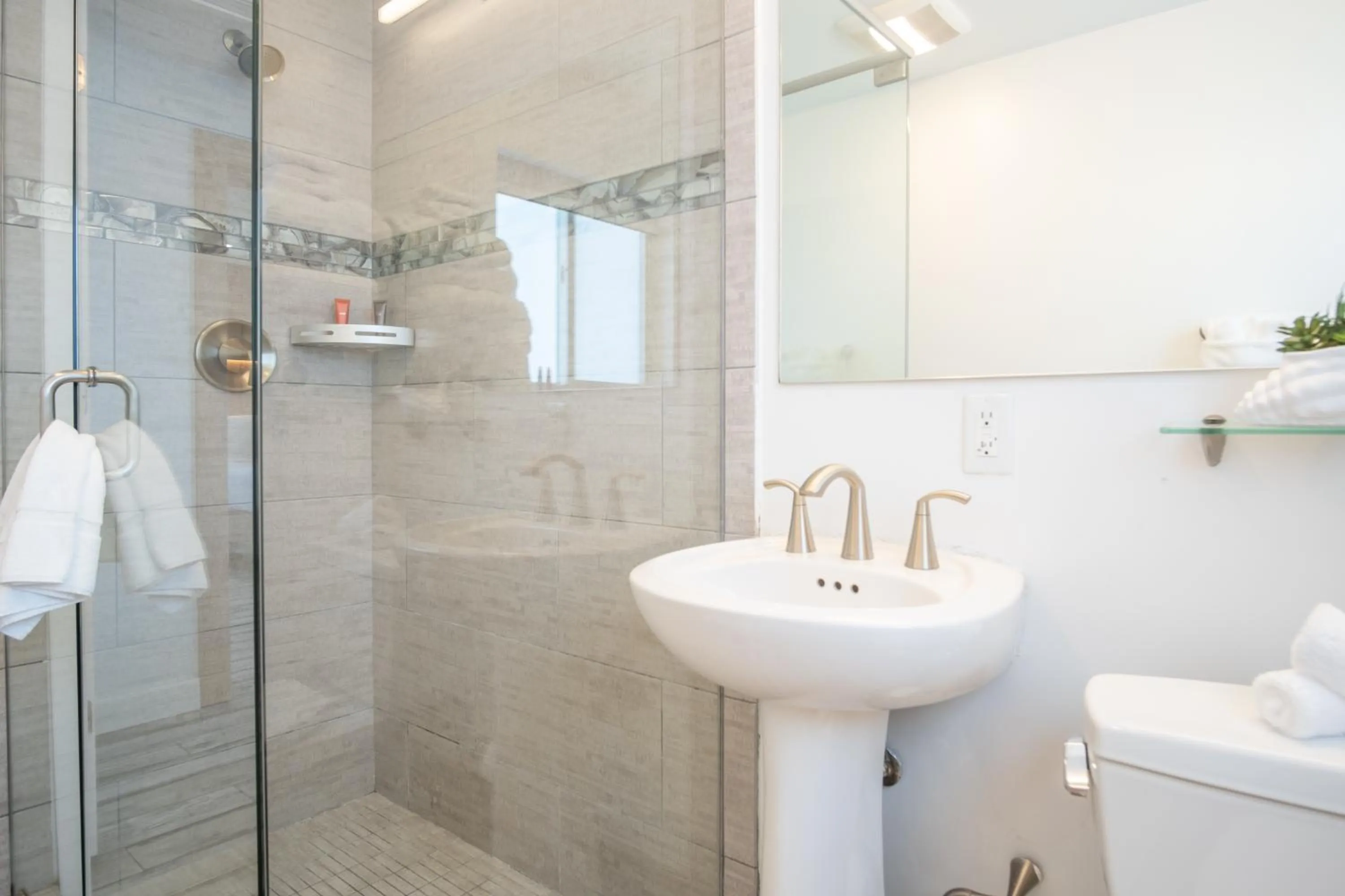 Shower in Gilbert's Resort