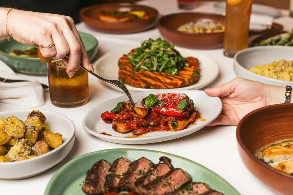 Restaurant/places to eat in The Joule Restaurant/places to eat in The Joule