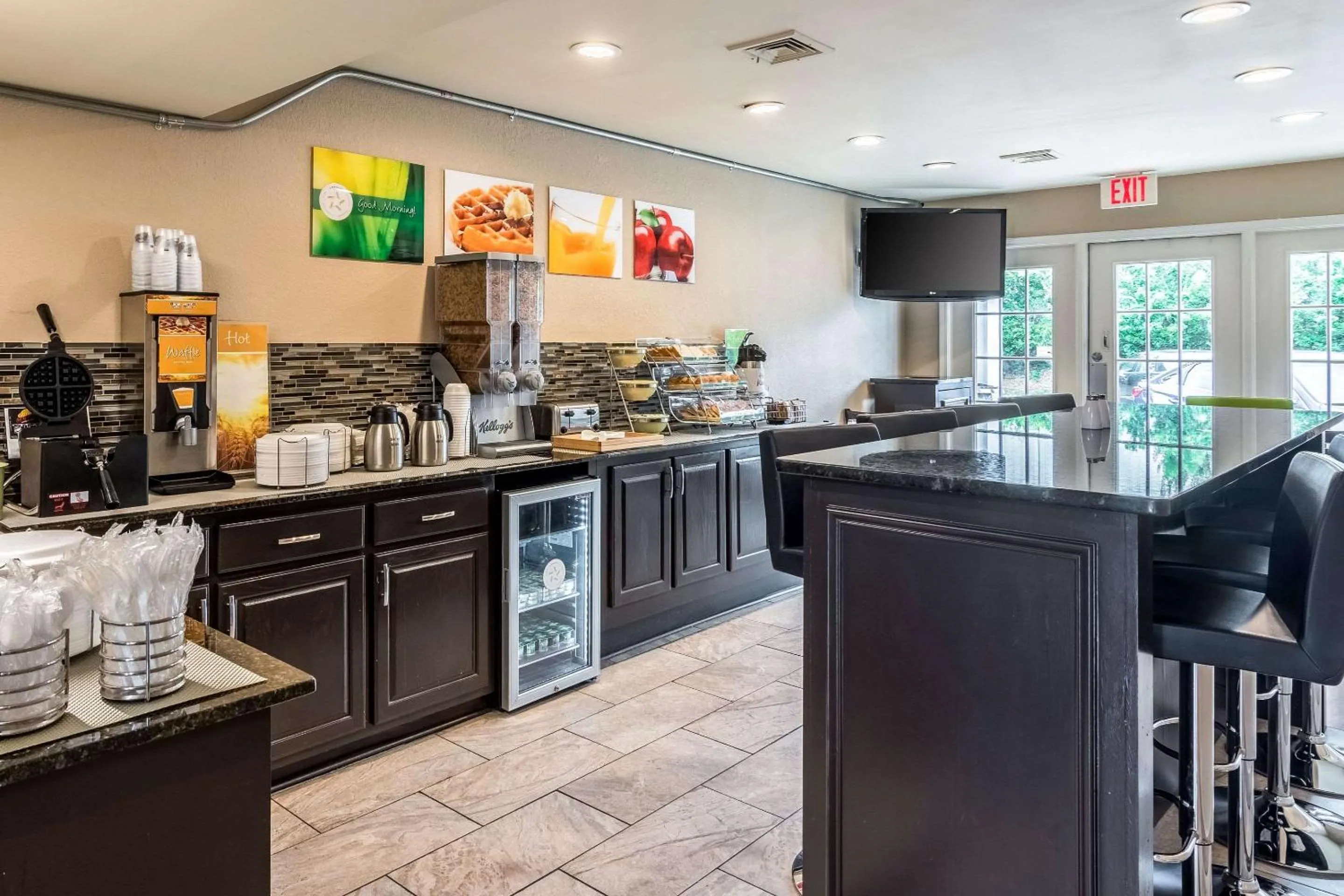 Restaurant/places to eat in Quality Inn University Area