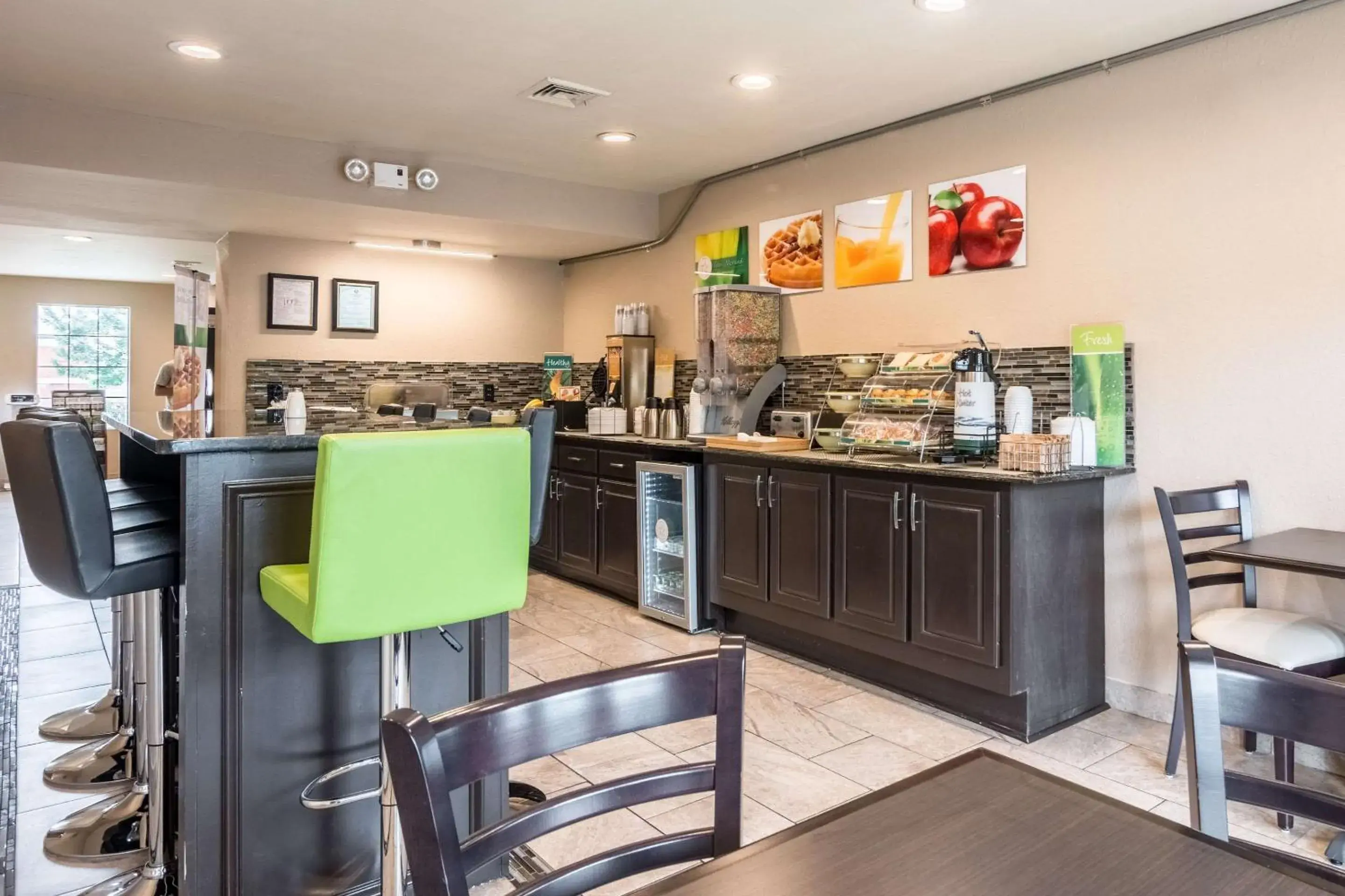 Restaurant/places to eat in Quality Inn University Area Restaurant/places to eat in Quality Inn University Area