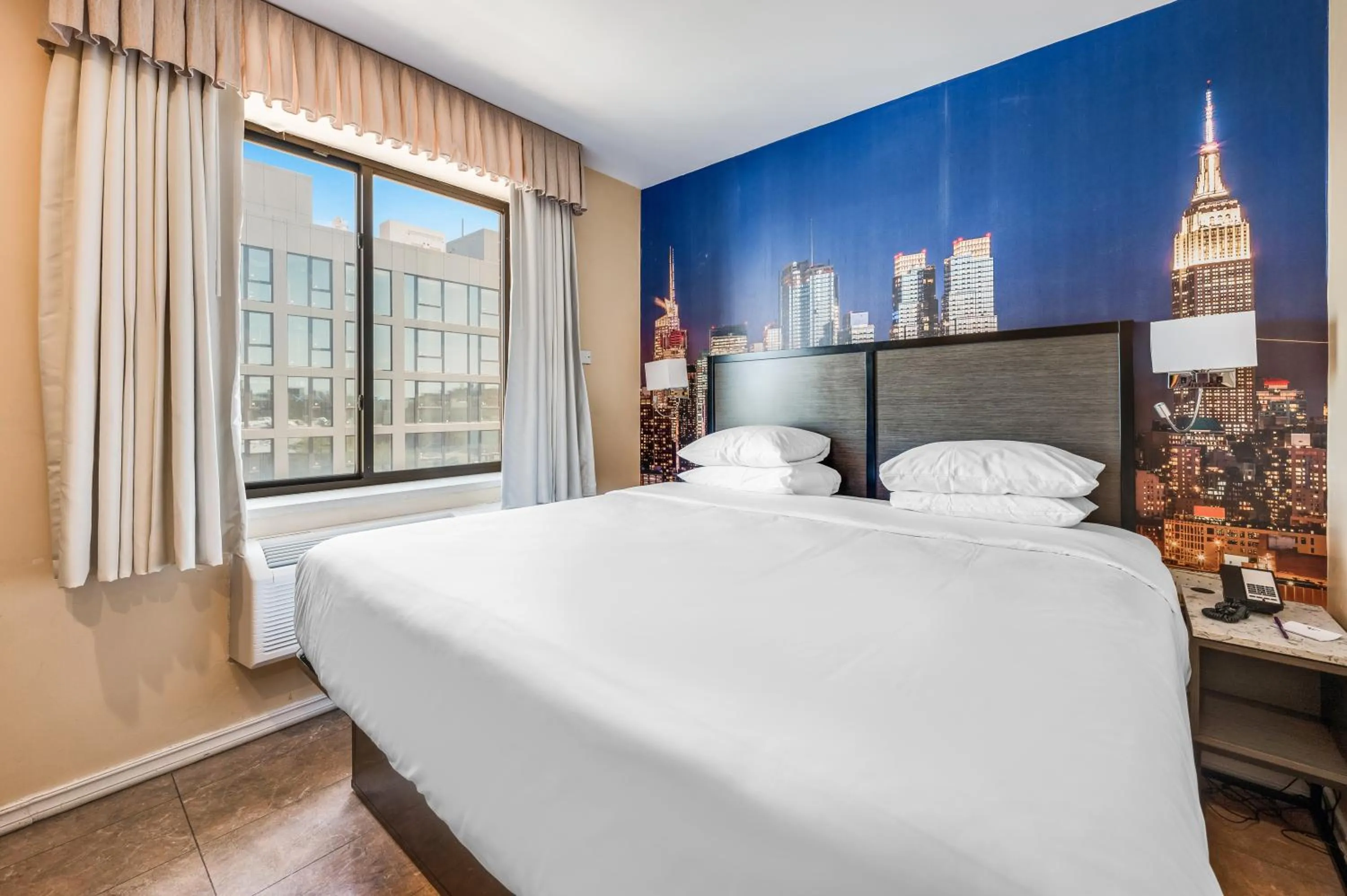 Bed in Knights Inn Brooklyn Sunset Park