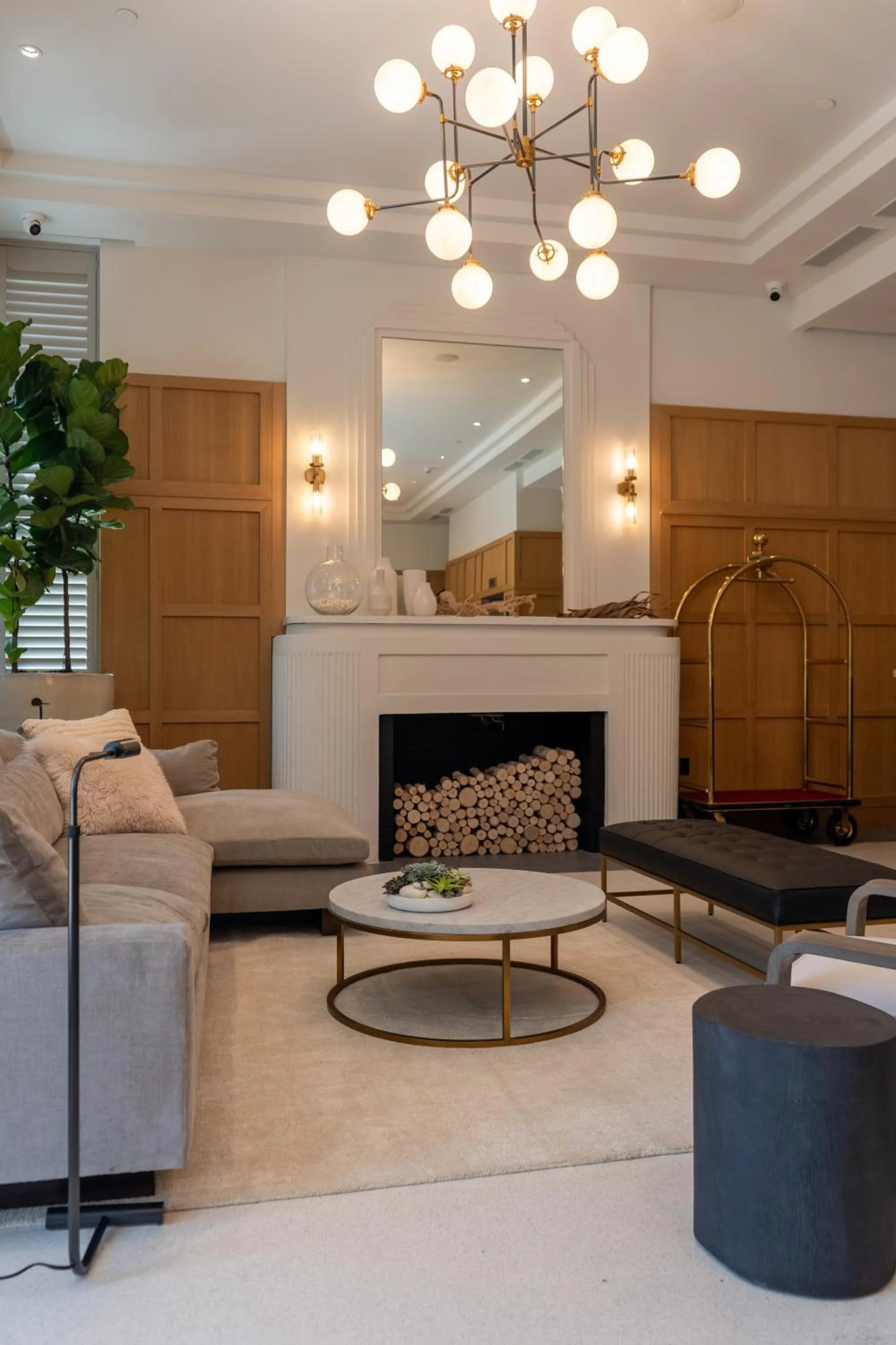 Lobby or reception in Nassau Suite South Beach, an All Suite Hotel