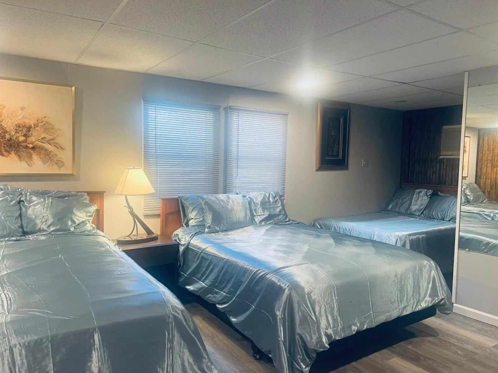 Family Room in Falls Motel