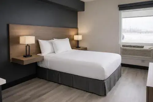 Queen Room with Kitchenette - Non-Smoking in SureStay by Best Western Whitecourt Queen Room with Kitchenette - Non-Smoking in SureStay by Best Western Whitecourt