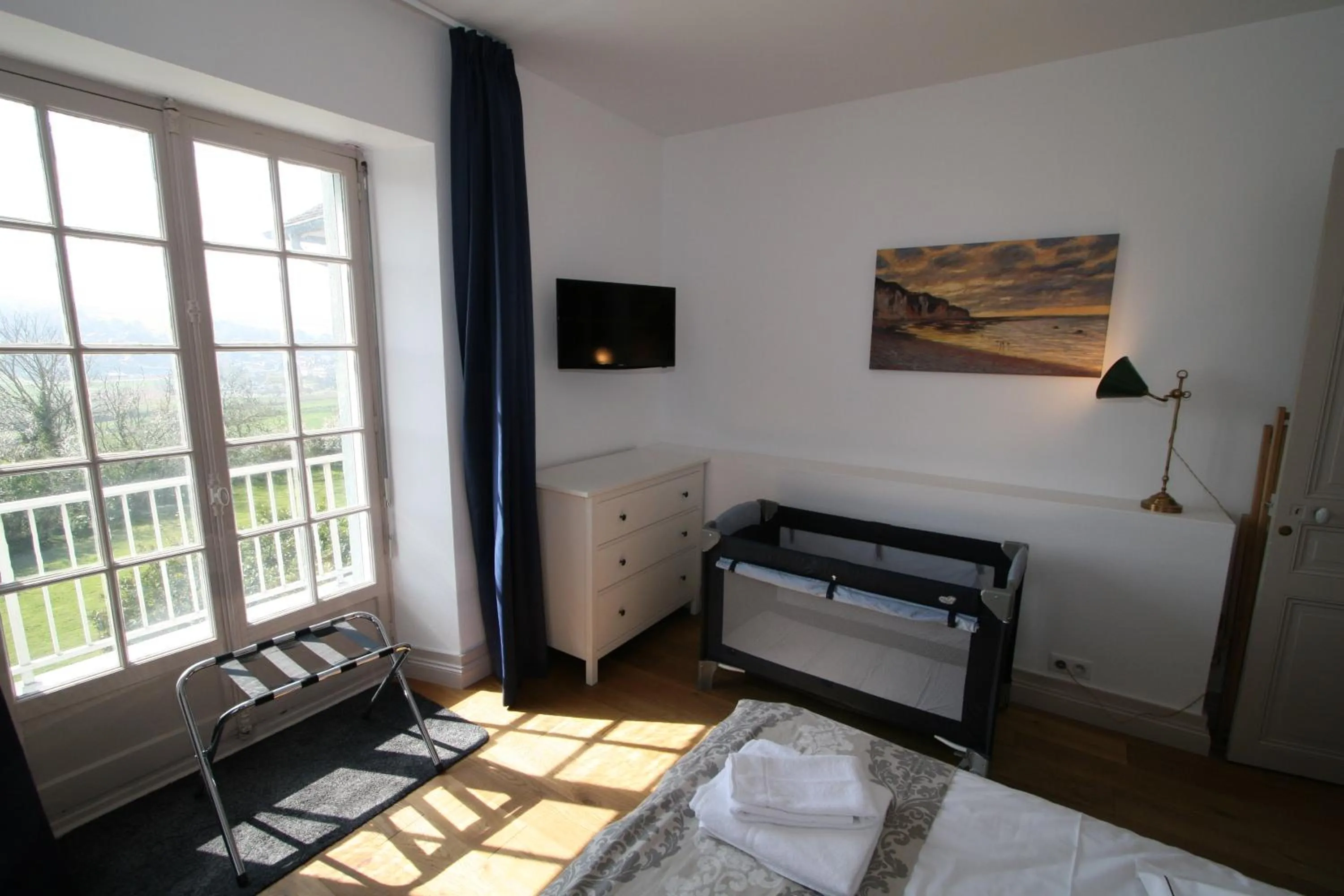 Bedroom, Bed in The Old Fenwick House