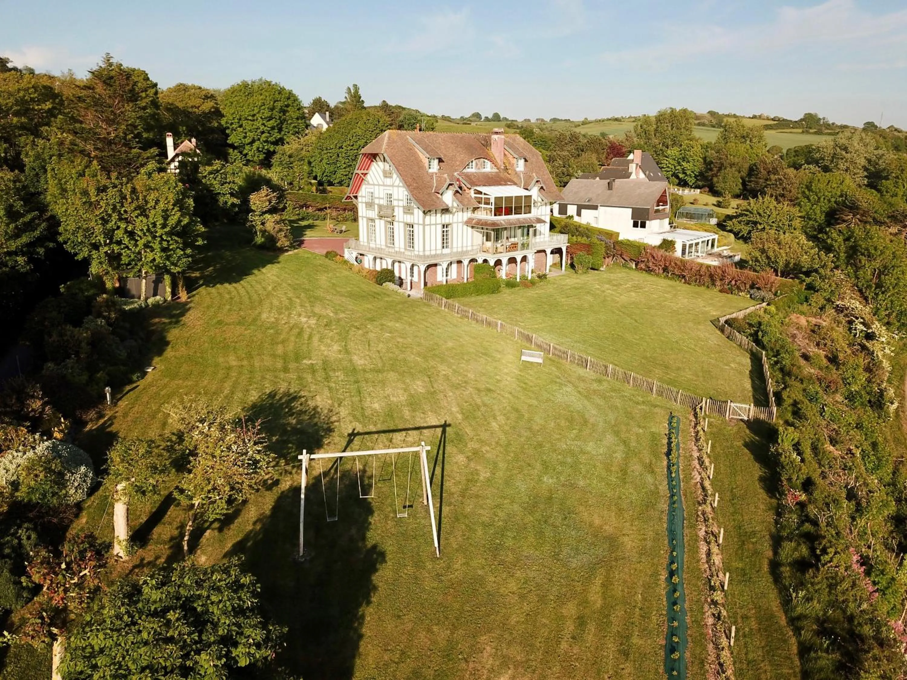 Bird's eye view in The Old Fenwick House