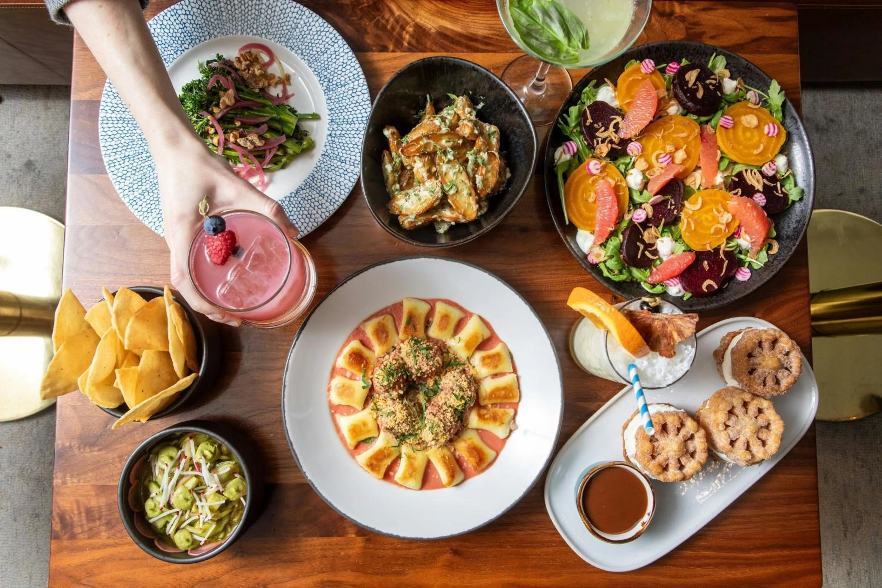 Restaurant/places to eat in Renaissance Chicago Downtown Hotel