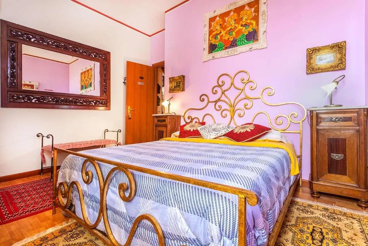 Shower, Bed in Casa Kita