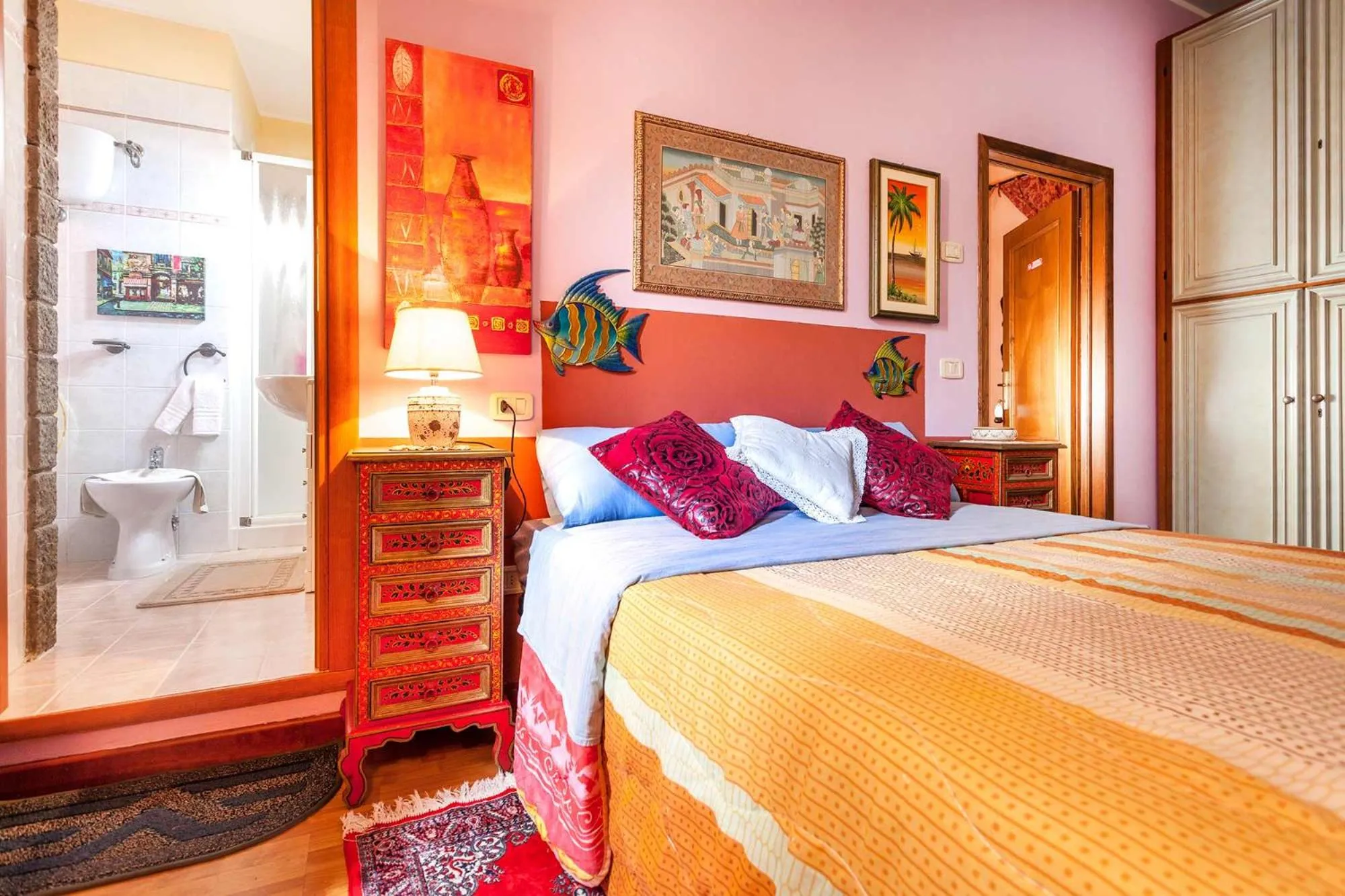 Shower, Bed in Casa Kita