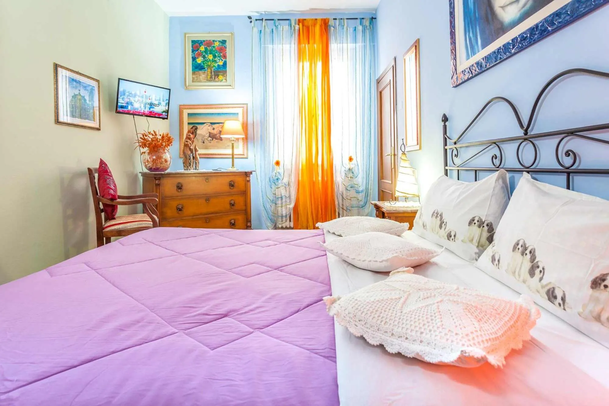 Shower, Bed in Casa Kita