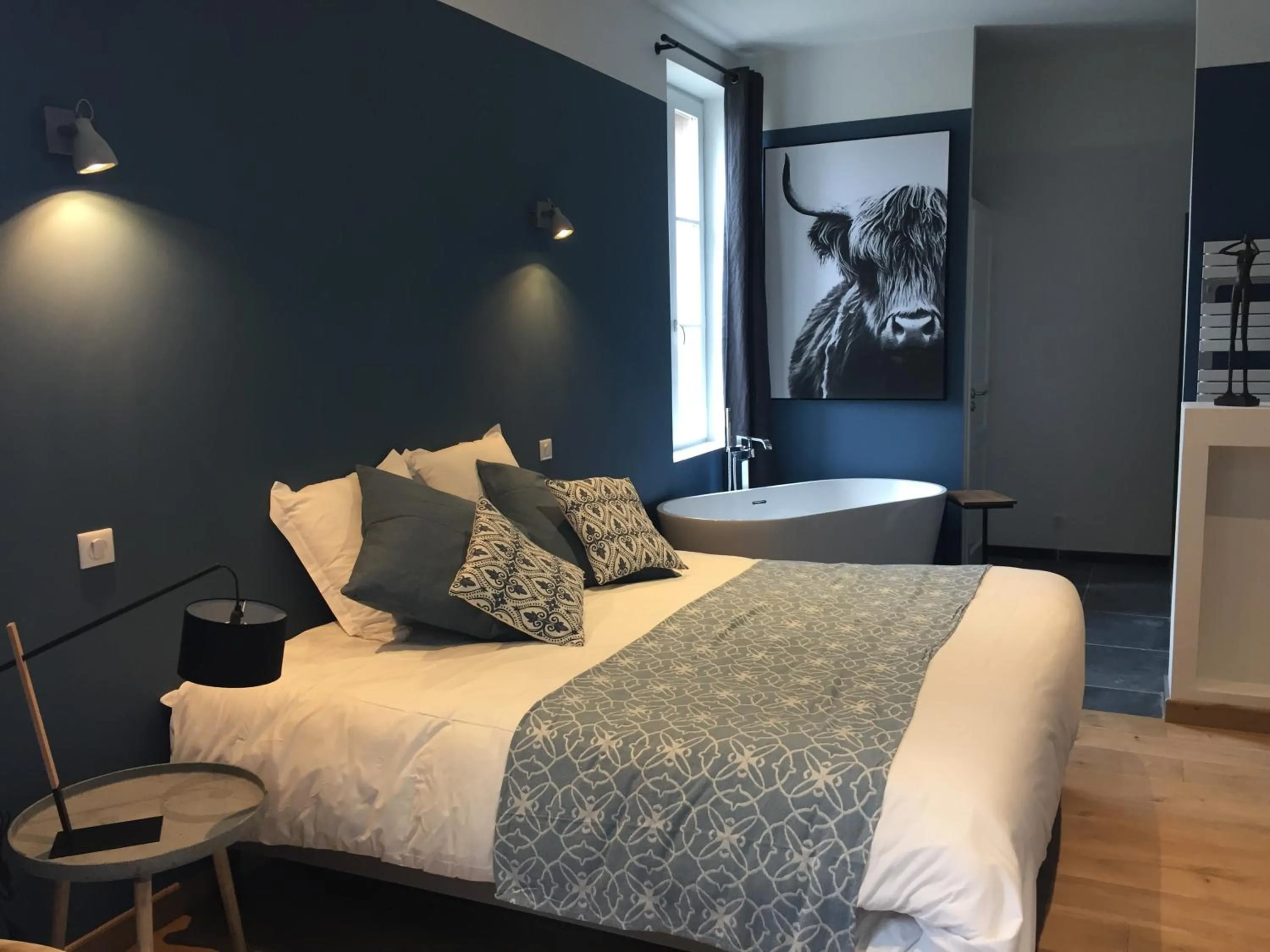 Photo of the whole room, Bed in Domaine de Diane