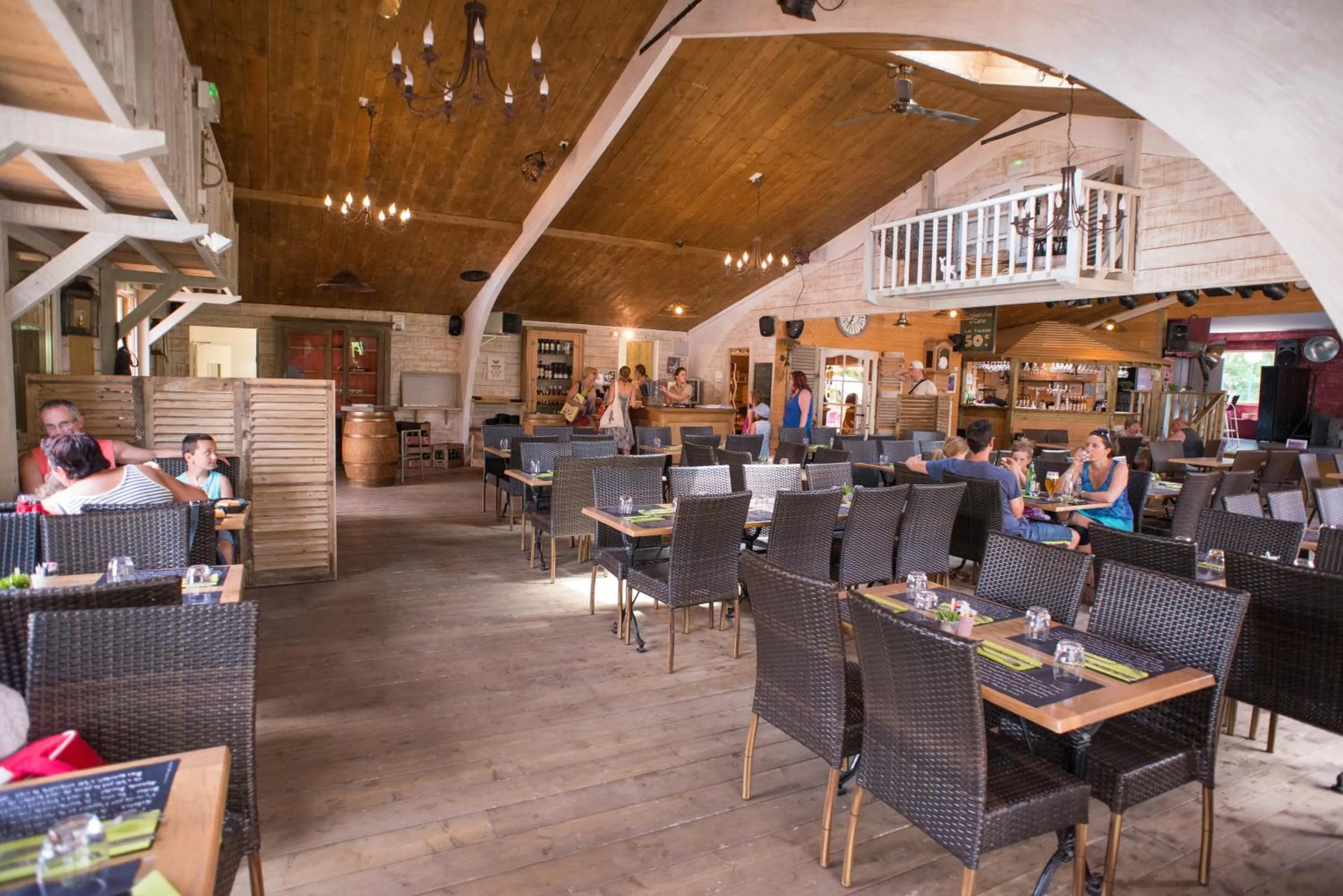 Restaurant/places to eat in Domaine de Diane